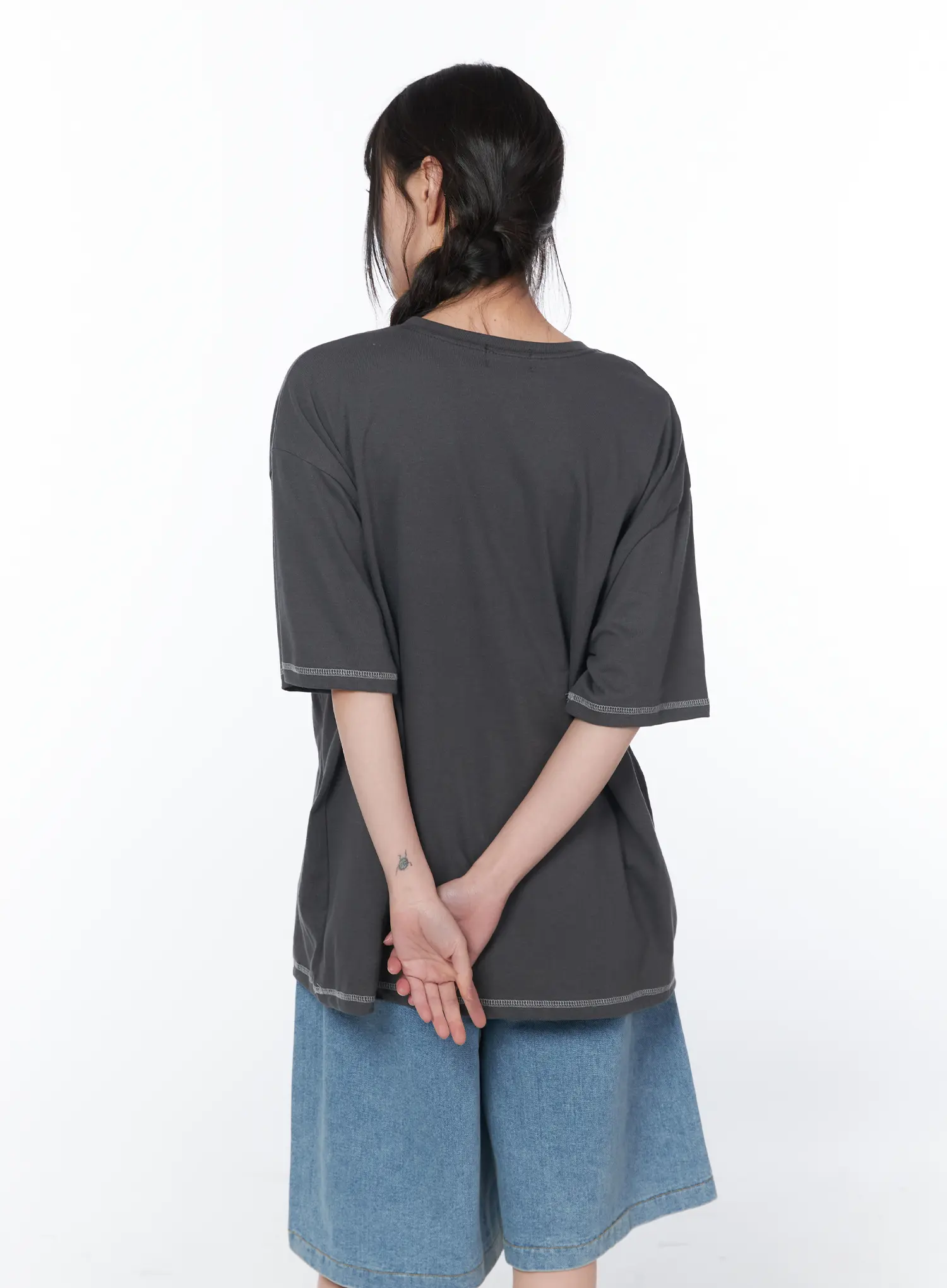 Loose Fit Graphic Stitch T-Shirt CA529 - Image 9