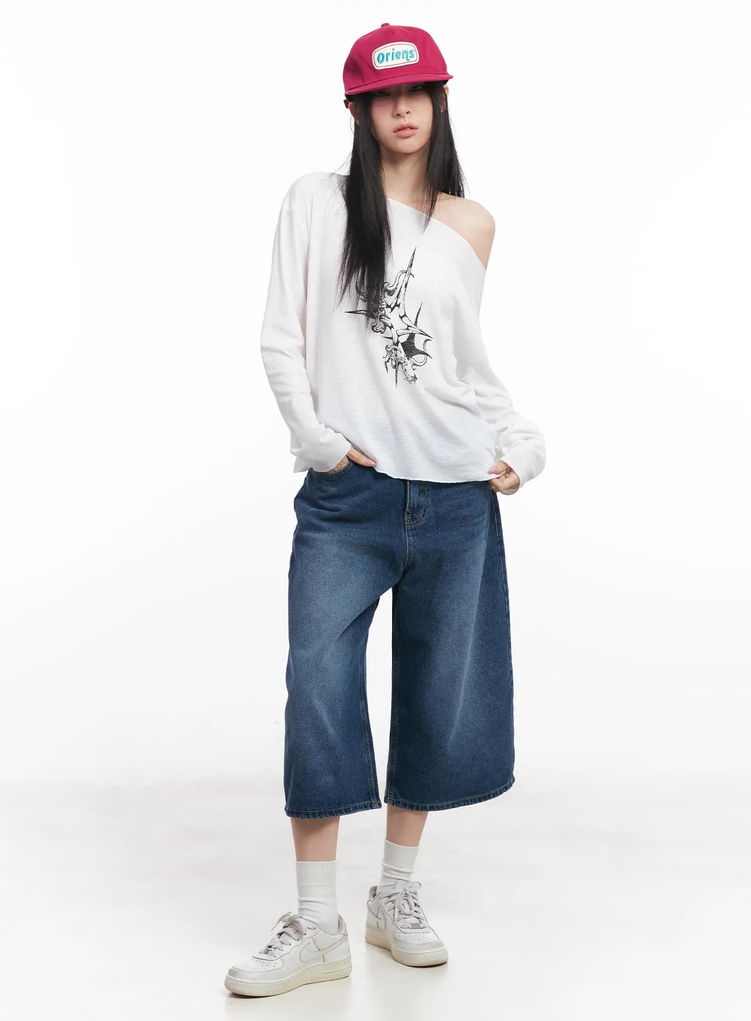 Loose-Fit Long Sleeve Graphic Top CU510 - Image 3