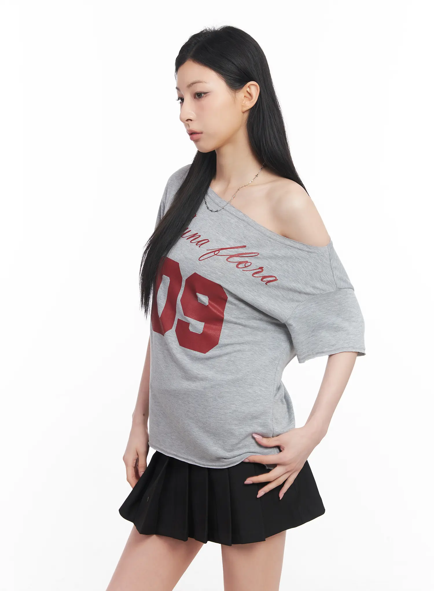 Loose-Fit One-Shoulder Graphic Tee CU511 - Image 6