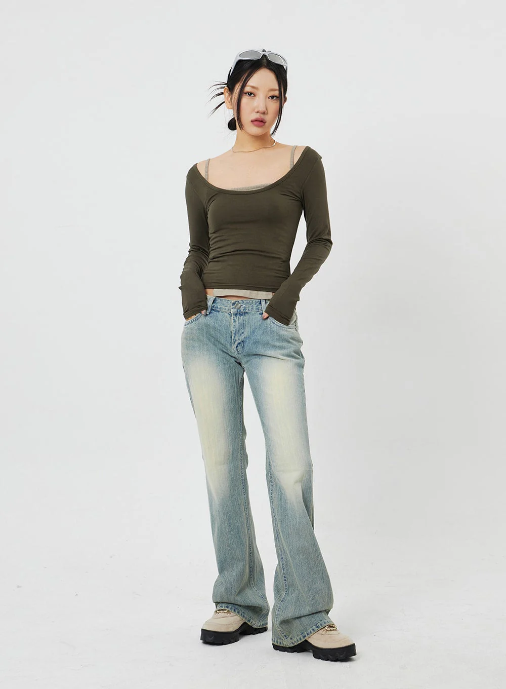 Low Rise Bootcut Jeans CF315 - Image 3