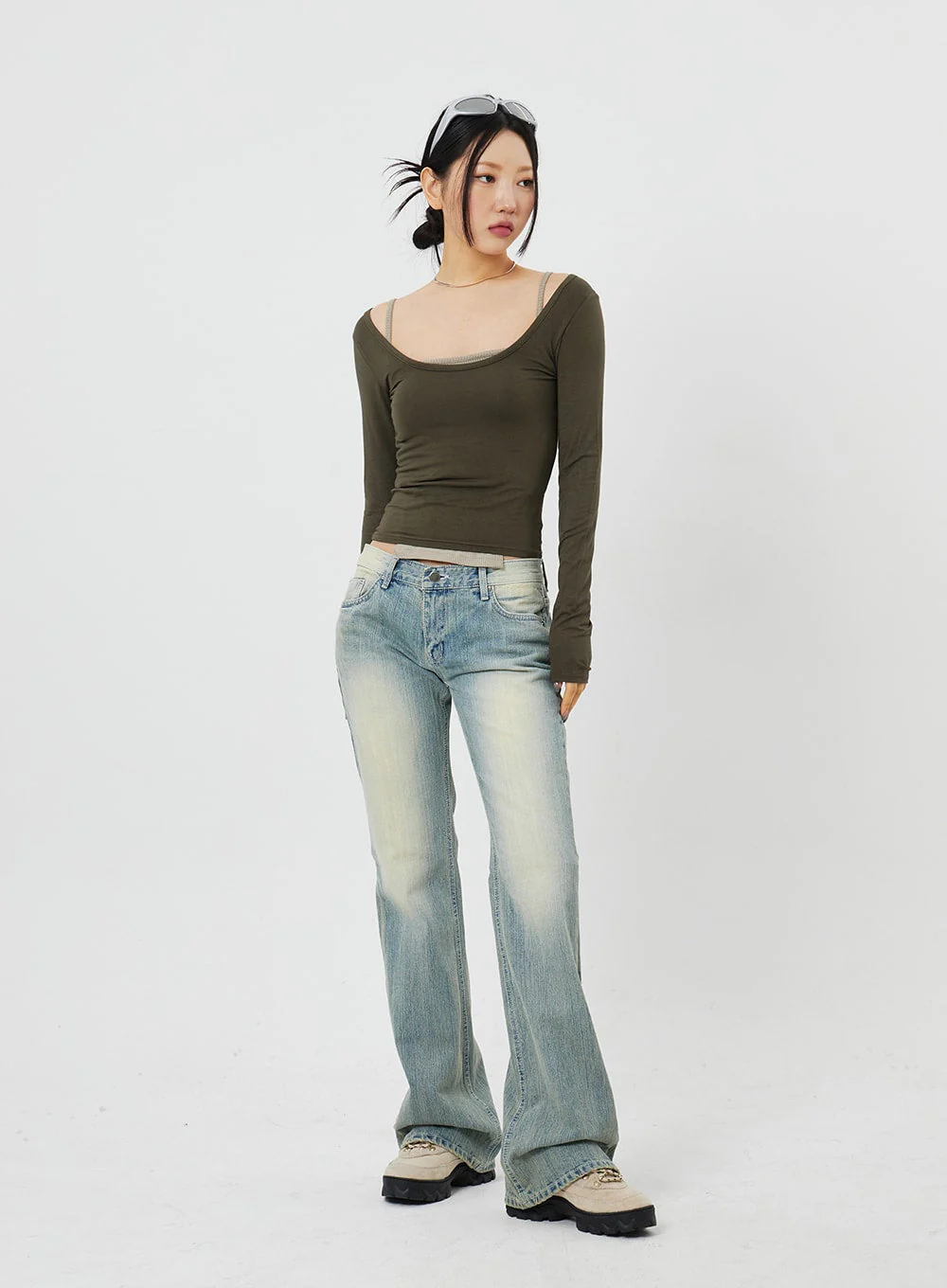 Low Rise Bootcut Jeans CF315 - Image 4