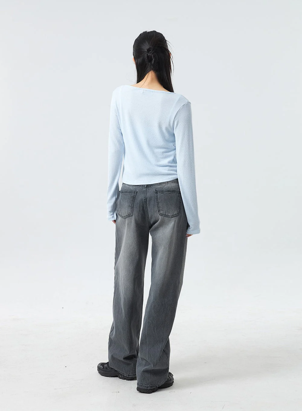 Low Rise Mid-Wash Jeans CM327 - Image 12