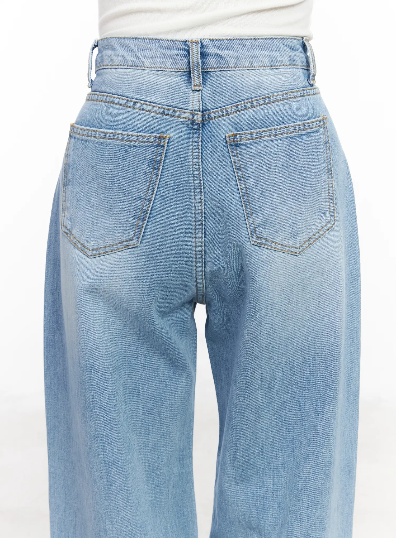 Maleia Light Washed Relaxed Fit Jeans CM527 - Image 8