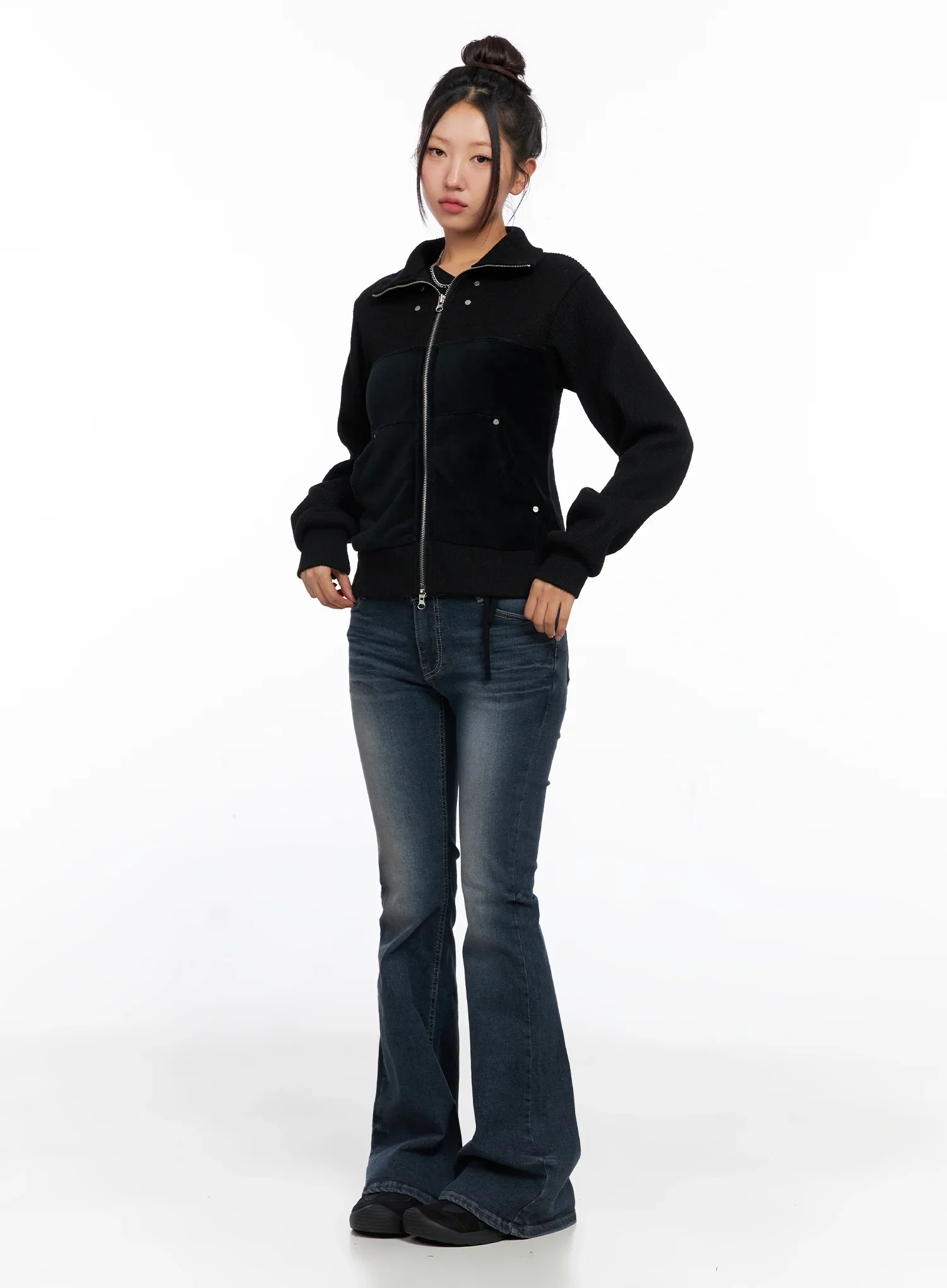 Melina Low-Rise Flare Jeans CO514 - Image 4