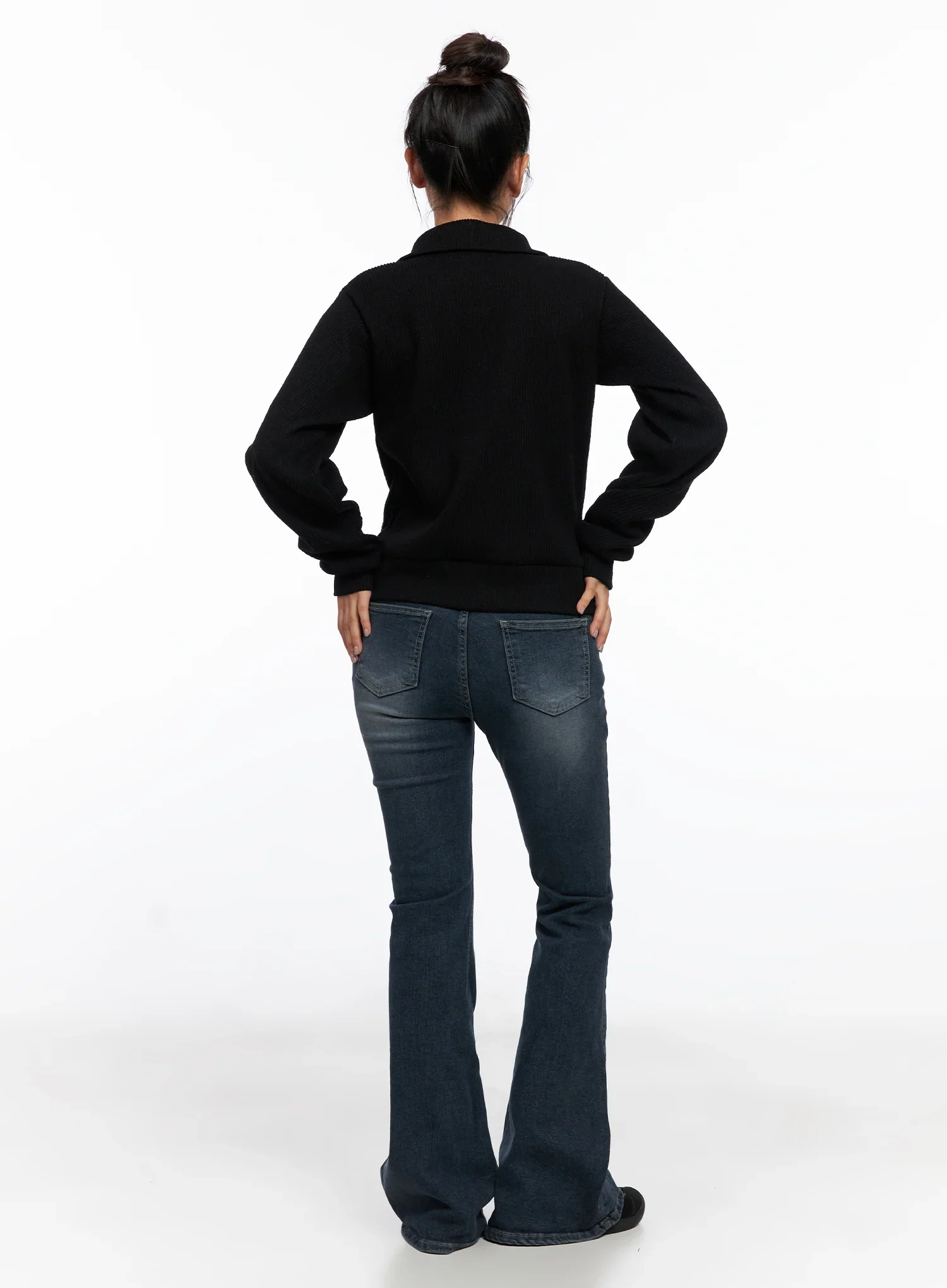 Melina Low-Rise Flare Jeans CO514 - Image 8