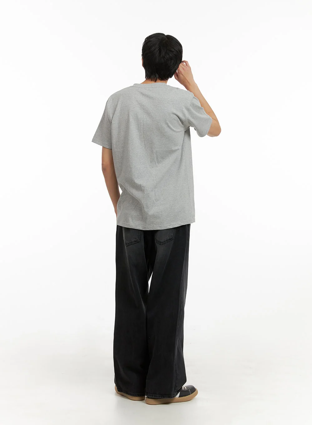 Men's Basic V-Neck T-Shirt (Gray) IY410 - Image 7