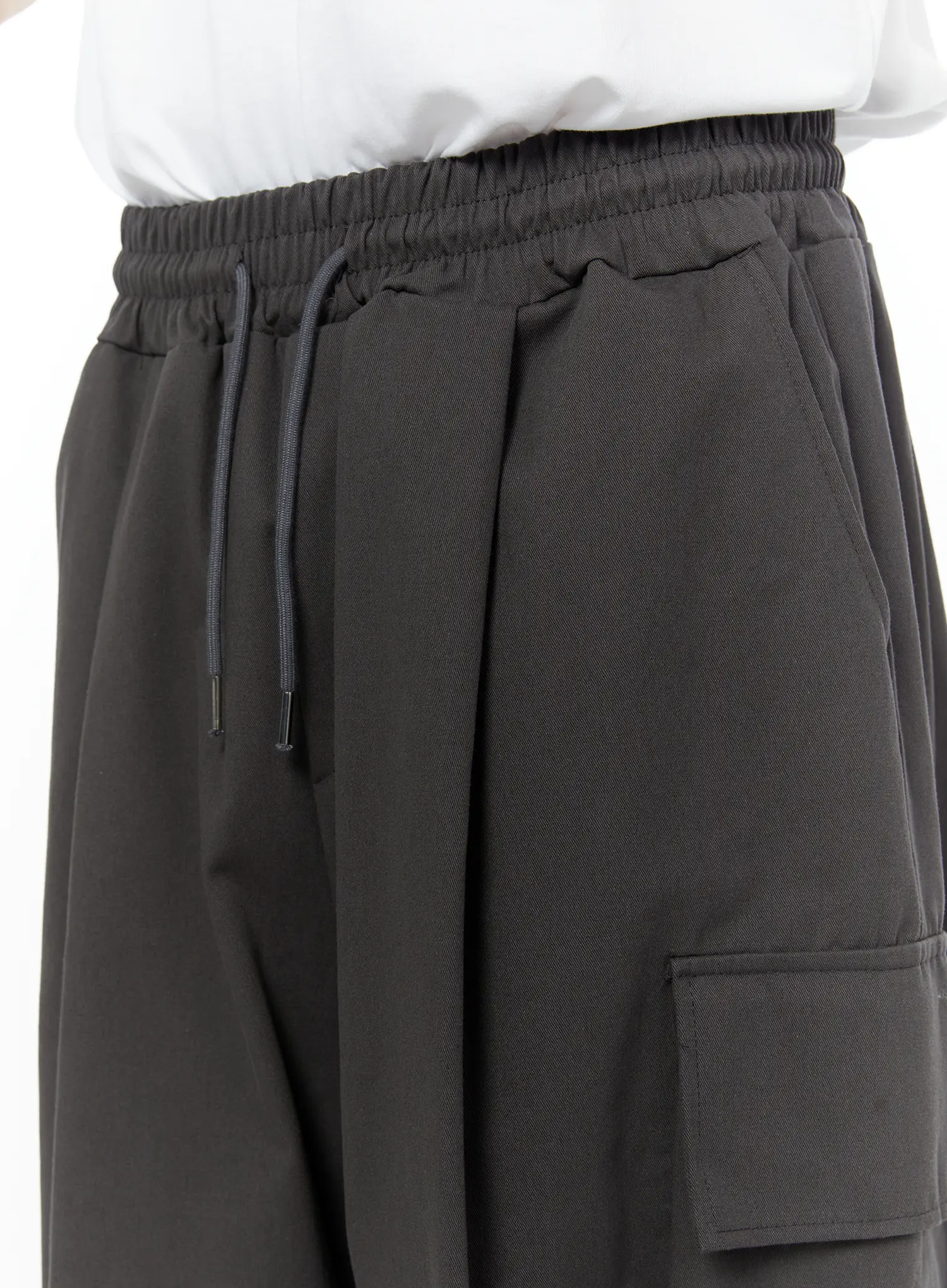 Men's Cargo Bermuda Shorts (Dark Gray) IY504 - Image 6