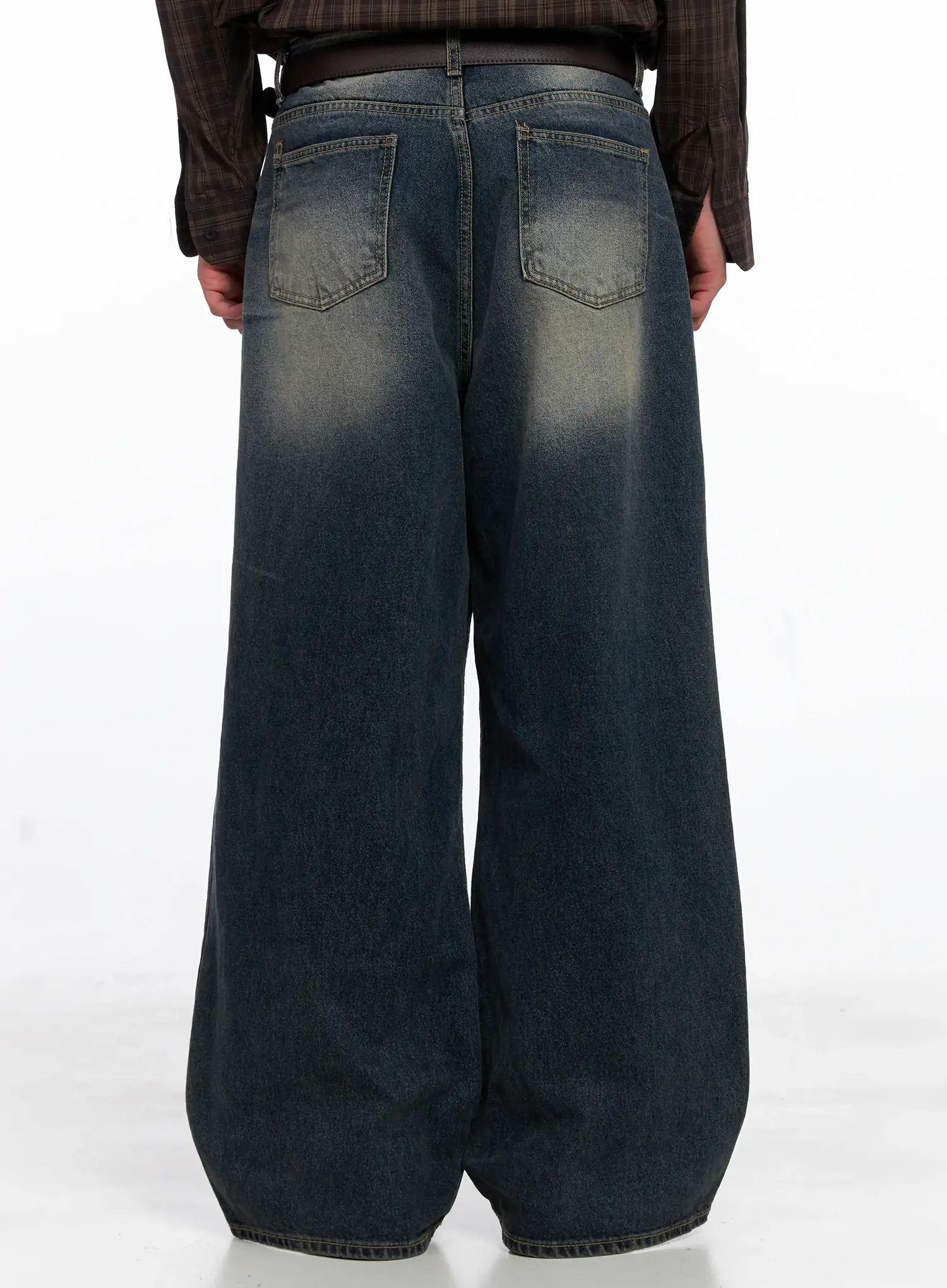 Men's Faded Wide-Leg Jeans IS510 - Image 9