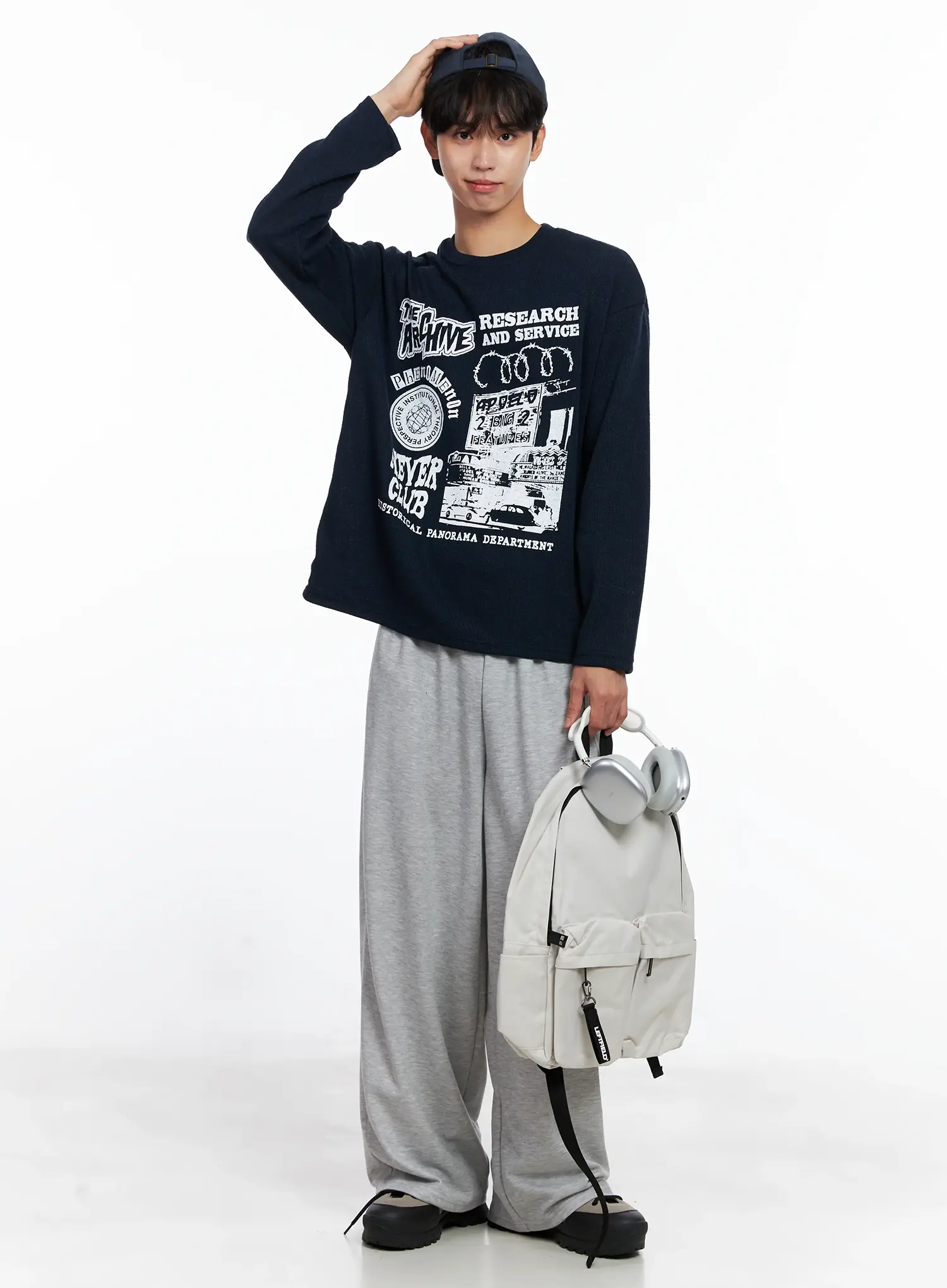 Men's Graphic Knit Long-Sleeve Top IS519 - Image 2