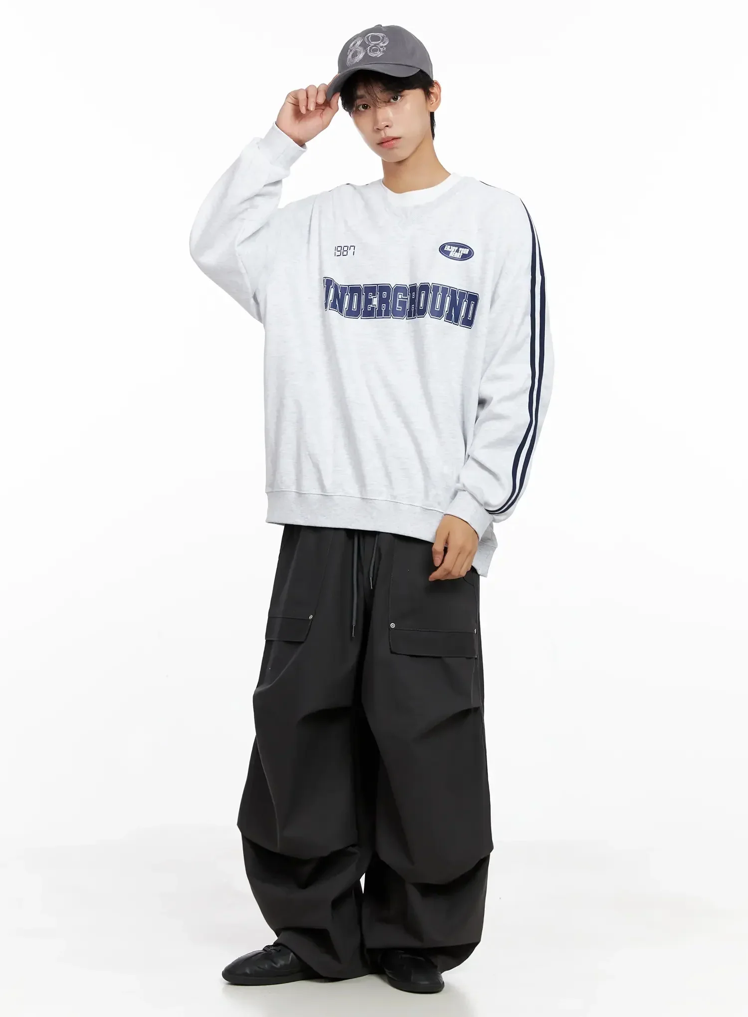 Men's Graphic V-Neck Sweatshirt IO516 - Image 15