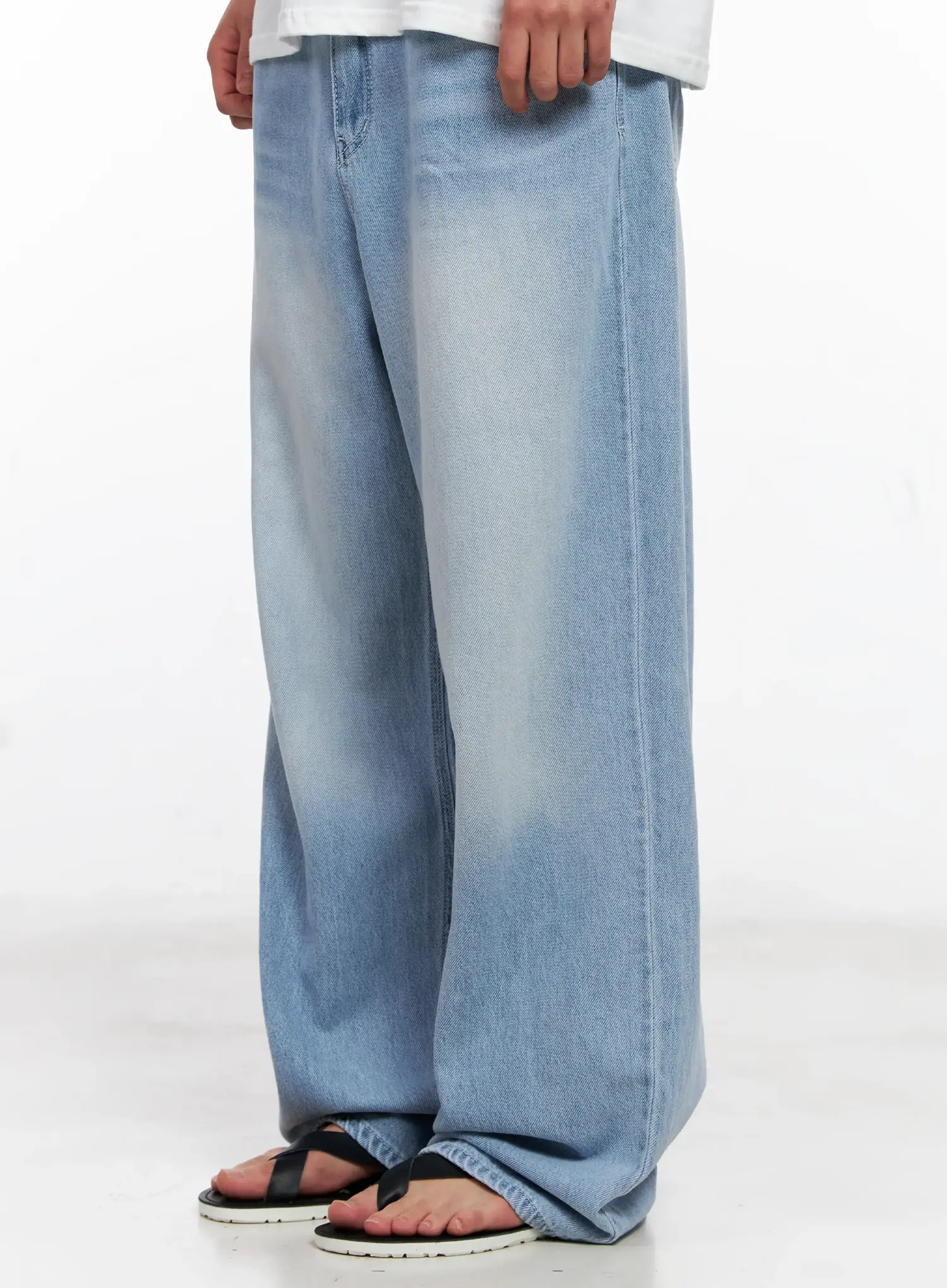 Men's Light-Wash Denim Jeans IG508 - Image 4