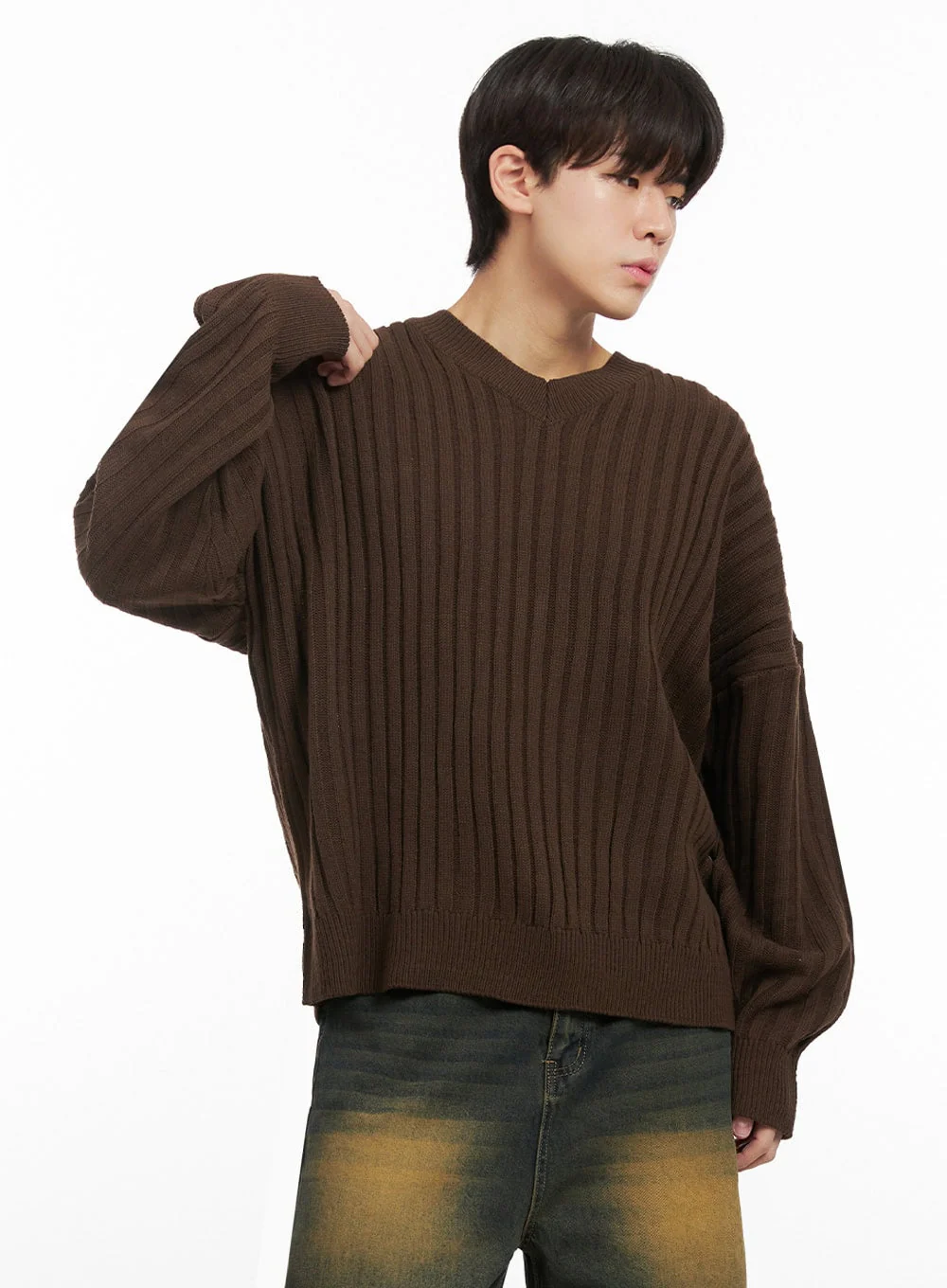 Men's Loose-Fit V-Neck Sweater IJ517