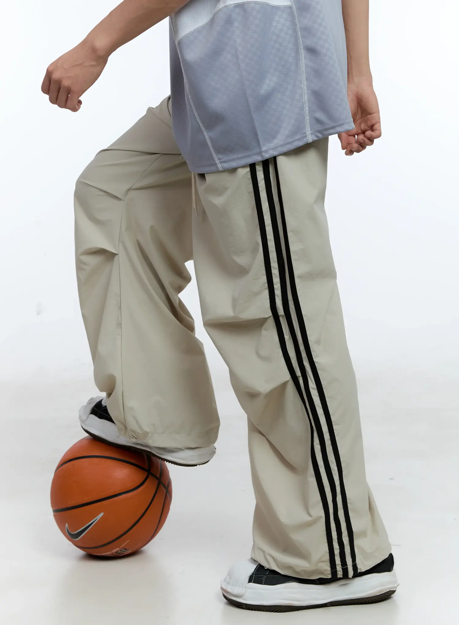 Men's Parachute Nylon Track Pants IL515 - Image 12
