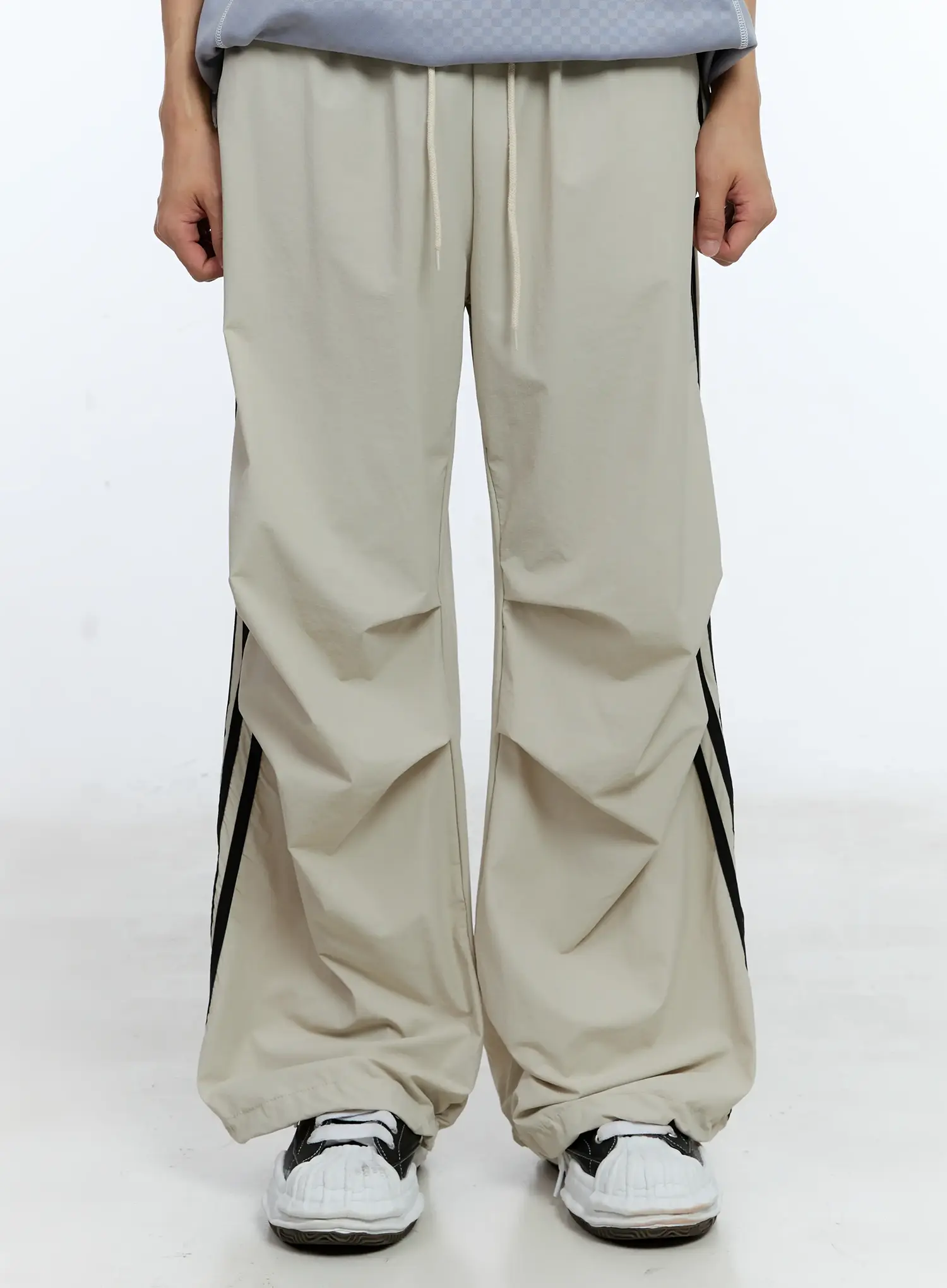 Men's Parachute Nylon Track Pants IL515 - Image 2