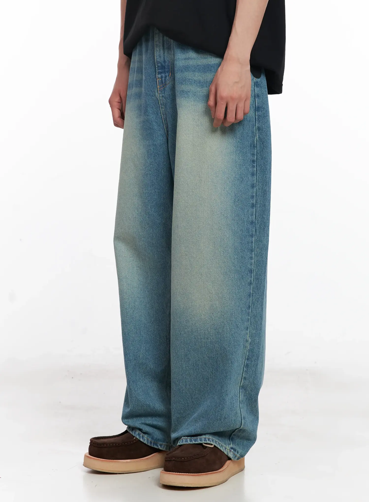Men's Relaxed Light Blue-Wash Jeans IL501 - Image 6
