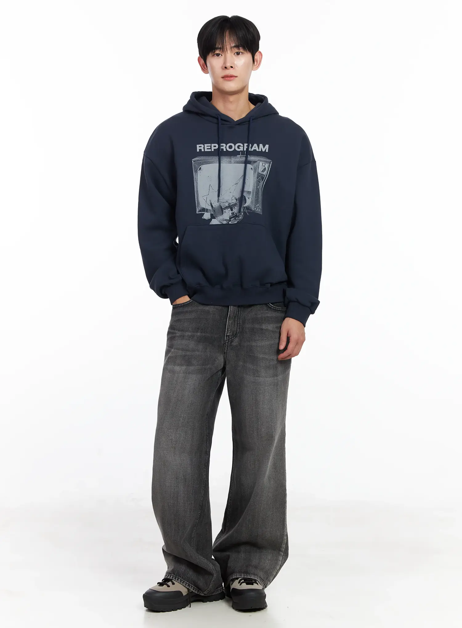 Men's Retro TV Graphic Hoodie IJ521 - Image 8