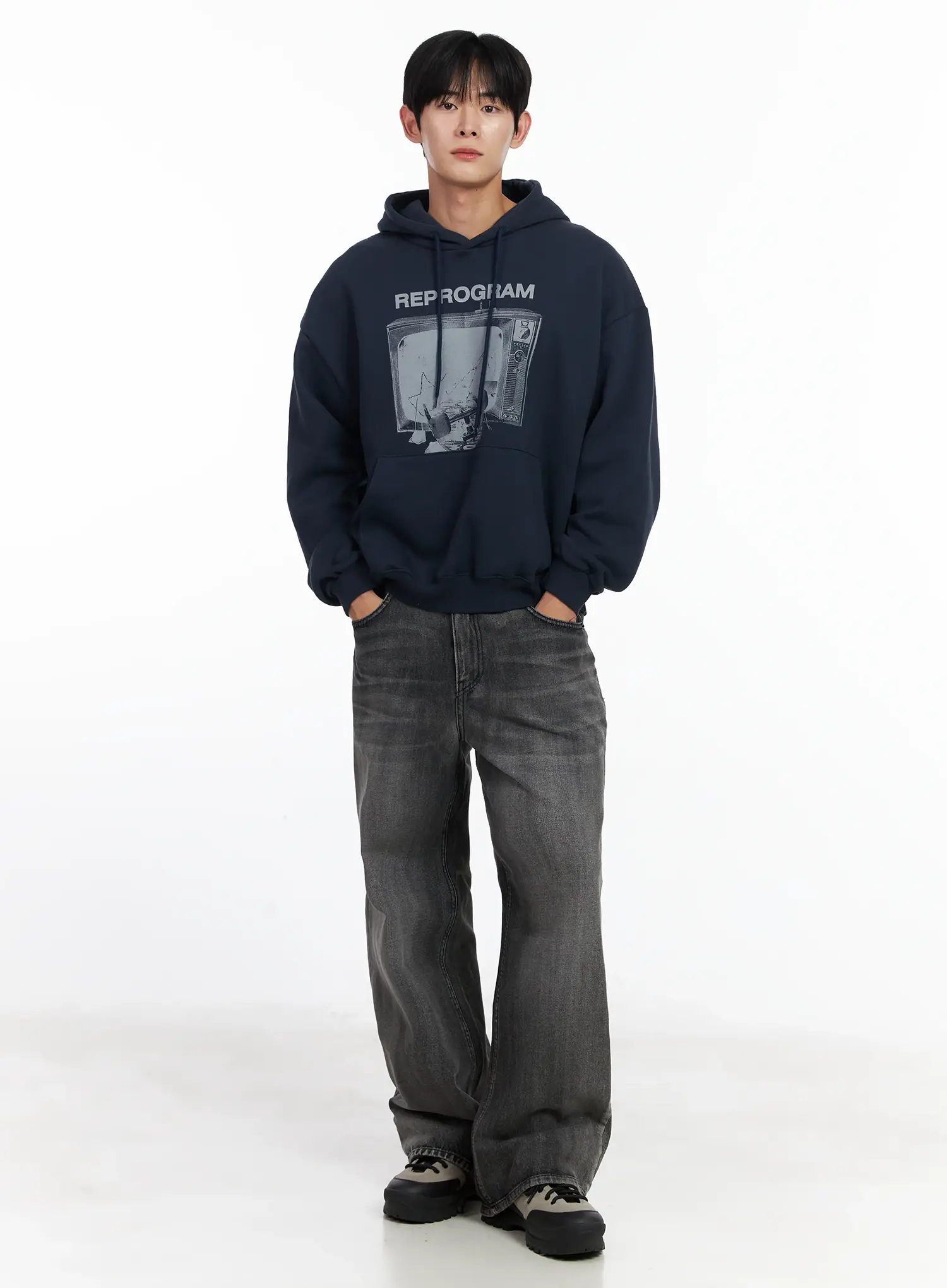 Men's Retro TV Graphic Hoodie IJ521 - Image 9
