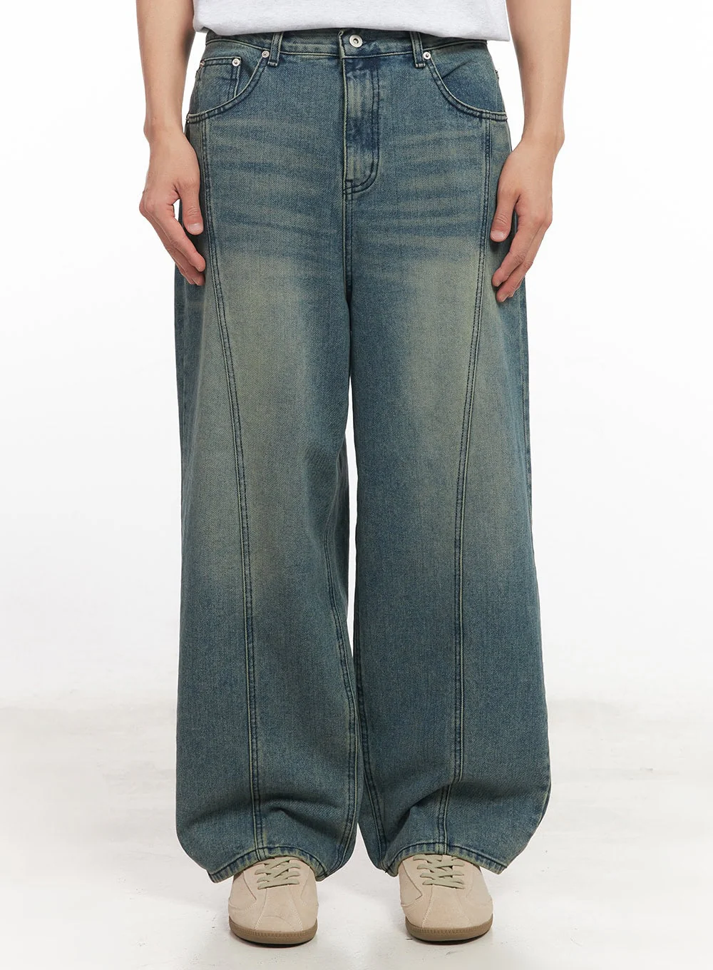 Men's Stitched Detail Wide-Fit Jeans IA511 - Image 2