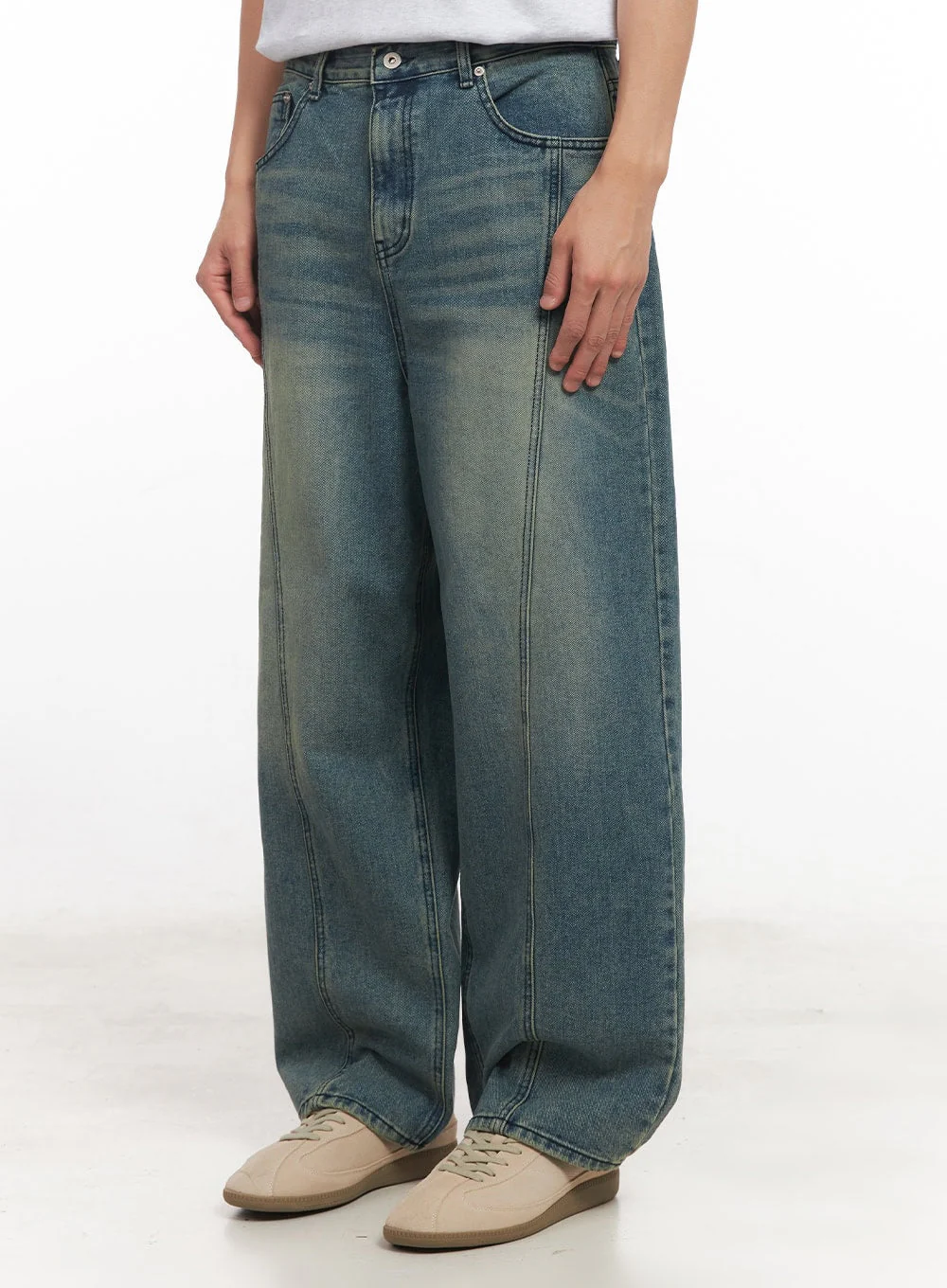 Men's Stitched Detail Wide-Fit Jeans IA511 - Image 3