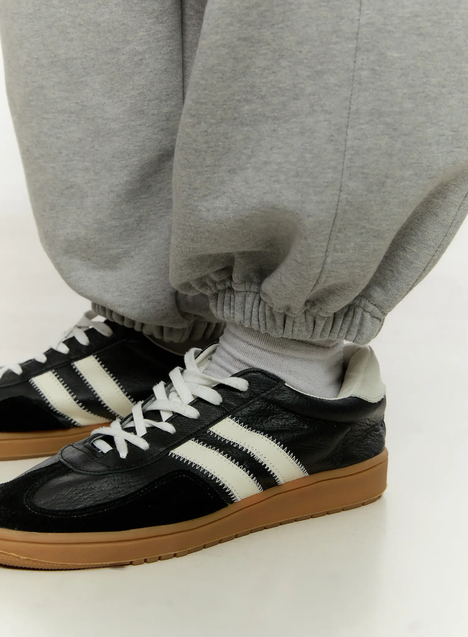 Men's Versatile Balloon-Fit Sweatpants IO531 - Image 2