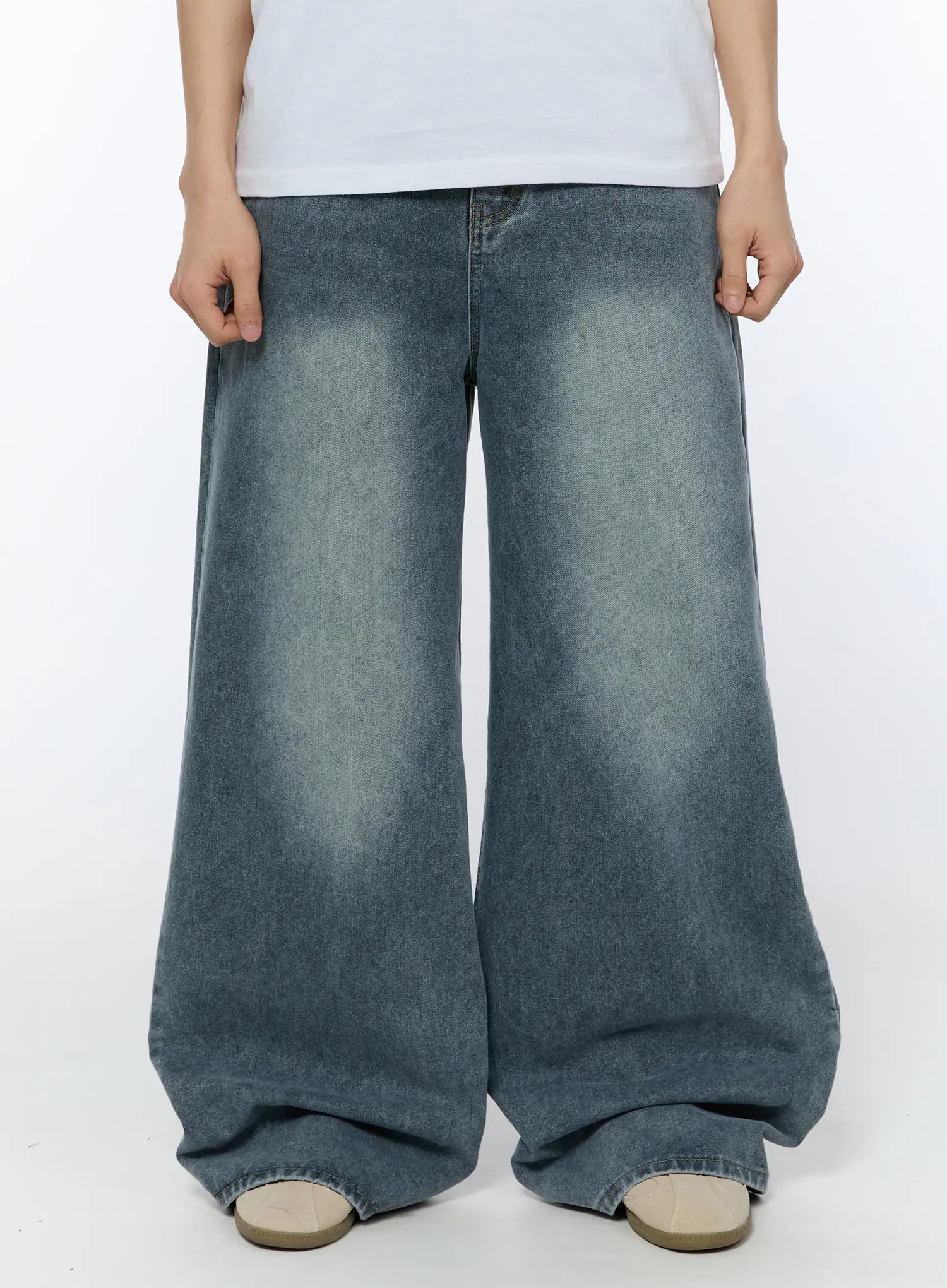Men's Wide-Leg Washed Jeans IA517