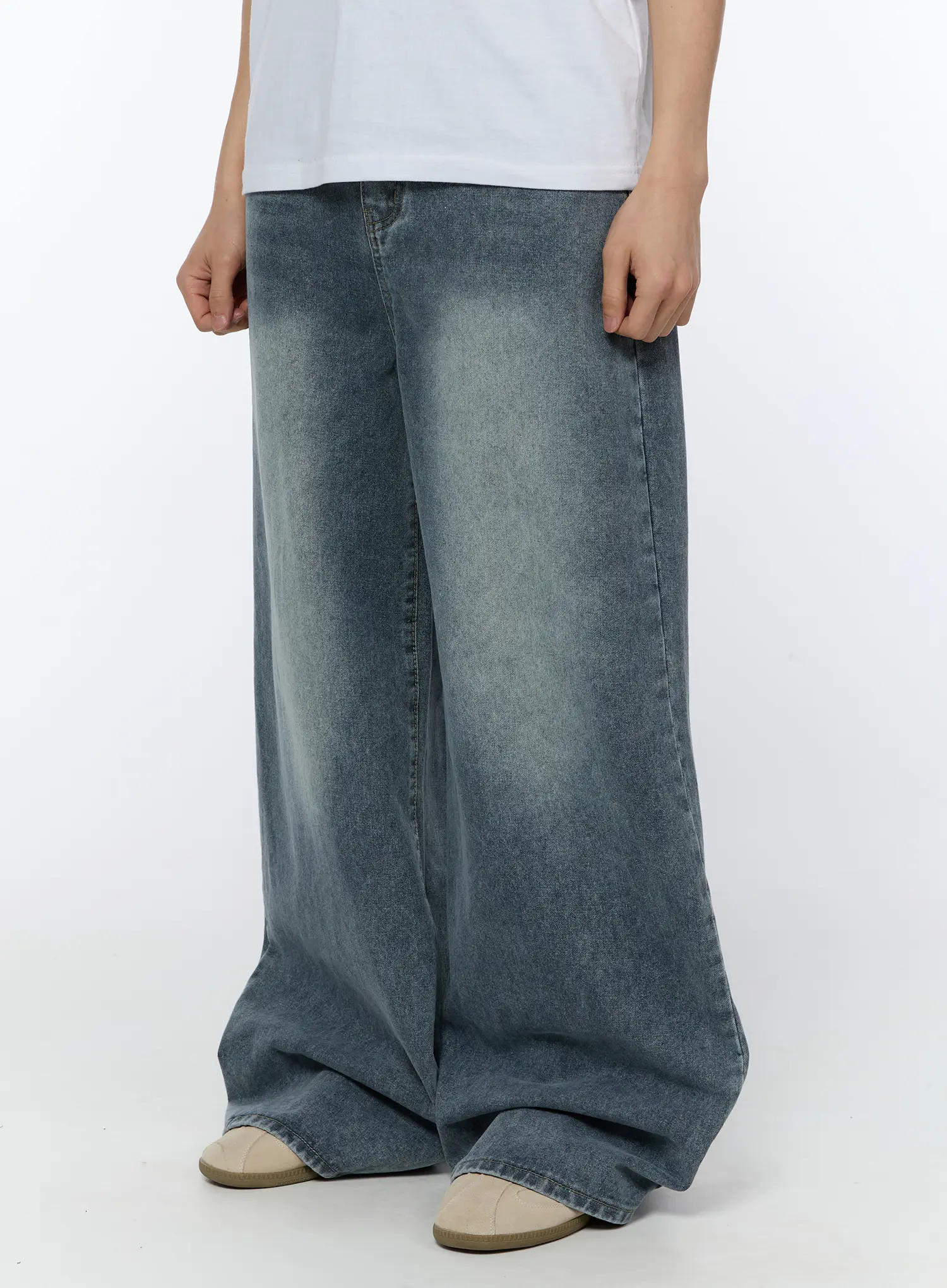 Men's Wide-Leg Washed Jeans IA517 - Image 4