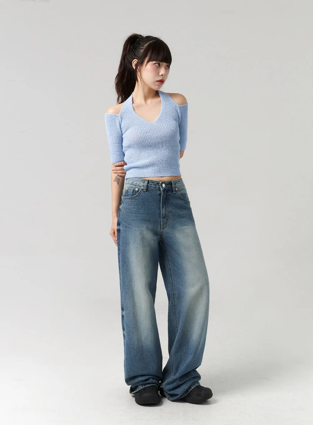 Mid-Wash Baggy Jeans CL312 - Image 4