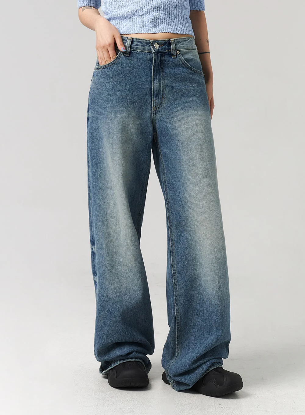 Mid-Wash Baggy Jeans CL312 - Image 5