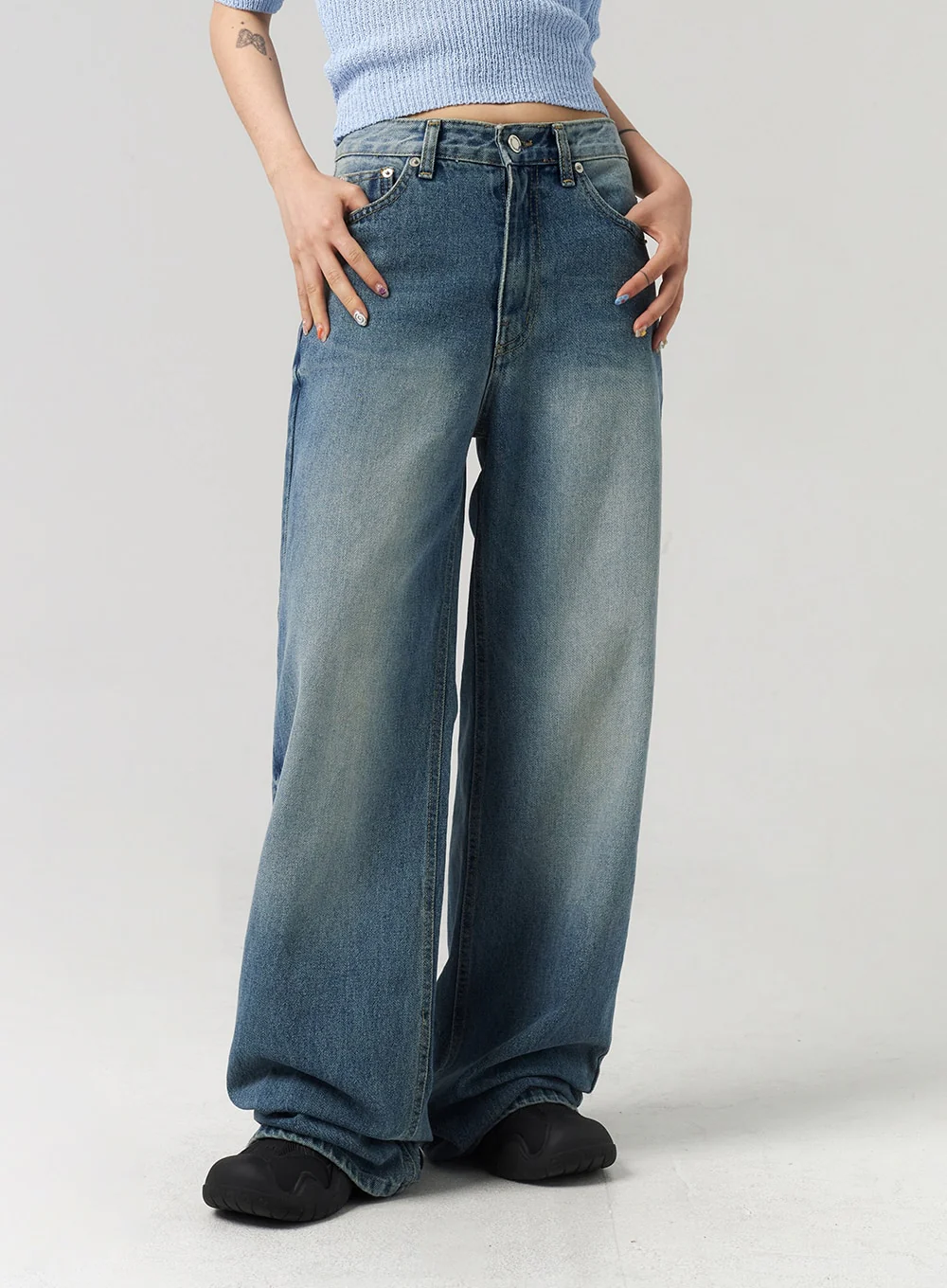 Mid-Wash Baggy Jeans CL312 - Image 9
