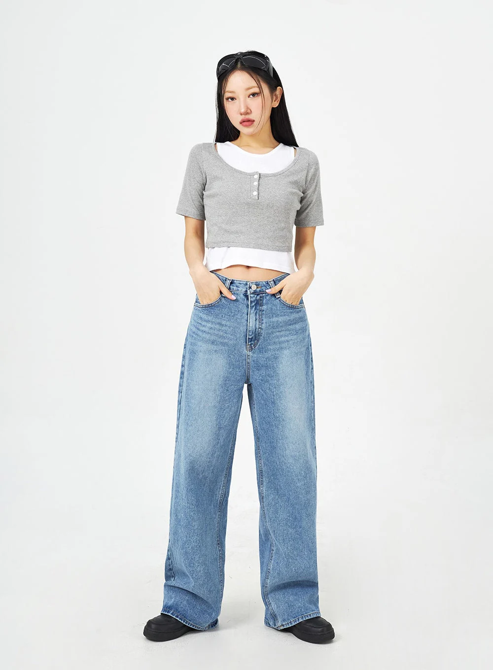 Mid-Wash Bootcut Jeans CM323 - Image 13