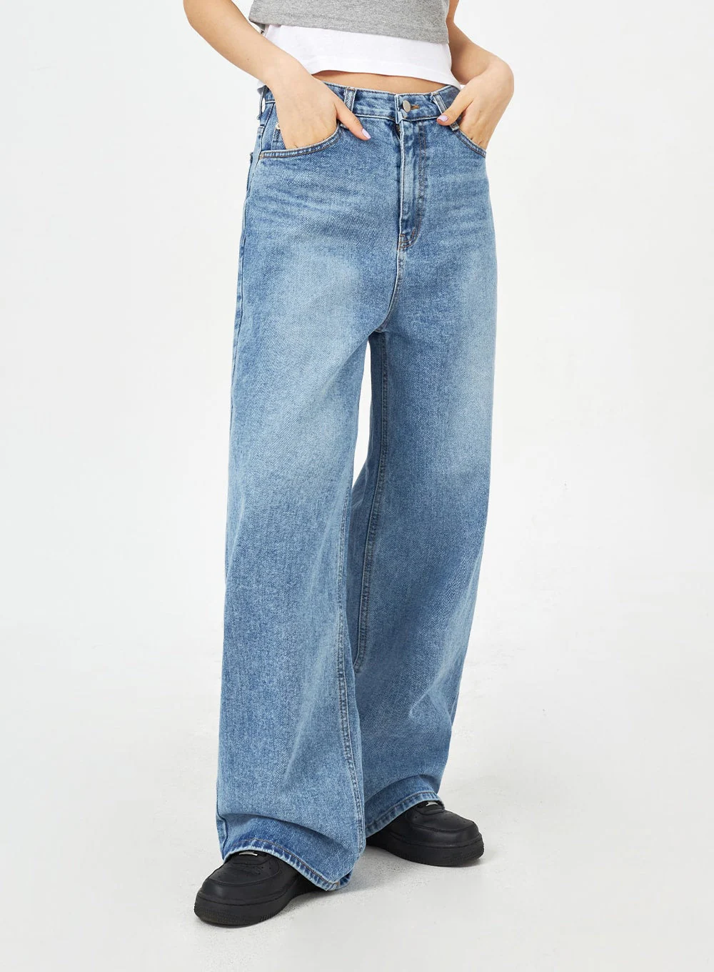 Mid-Wash Bootcut Jeans CM323 - Image 5
