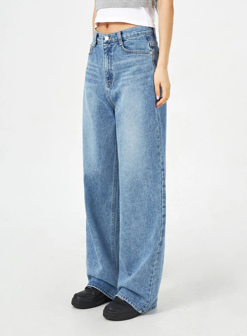 Mid-Wash Bootcut Jeans CM323 - Image 9