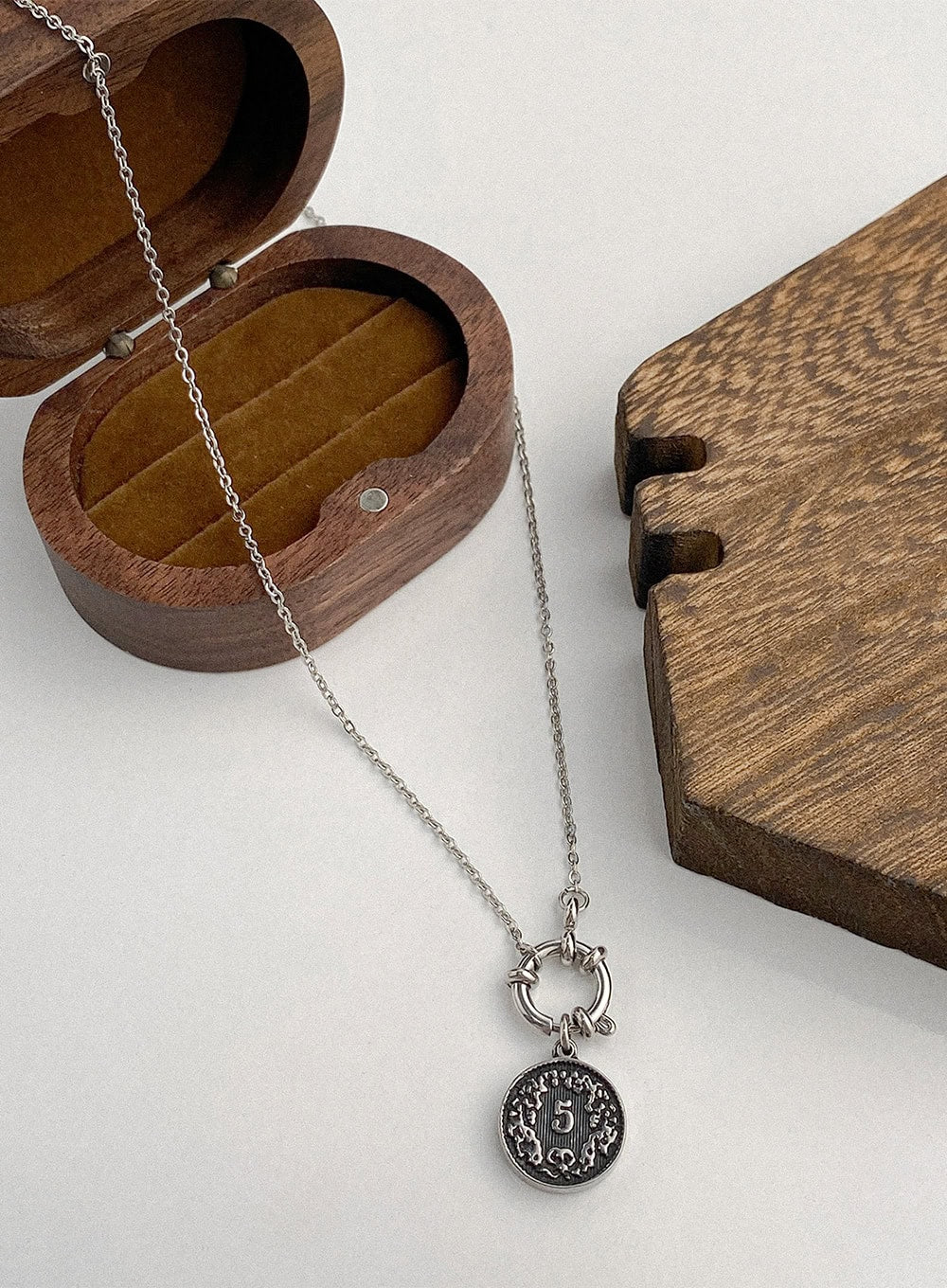 Noir Vintage Coin Necklace IA517 - Image 2