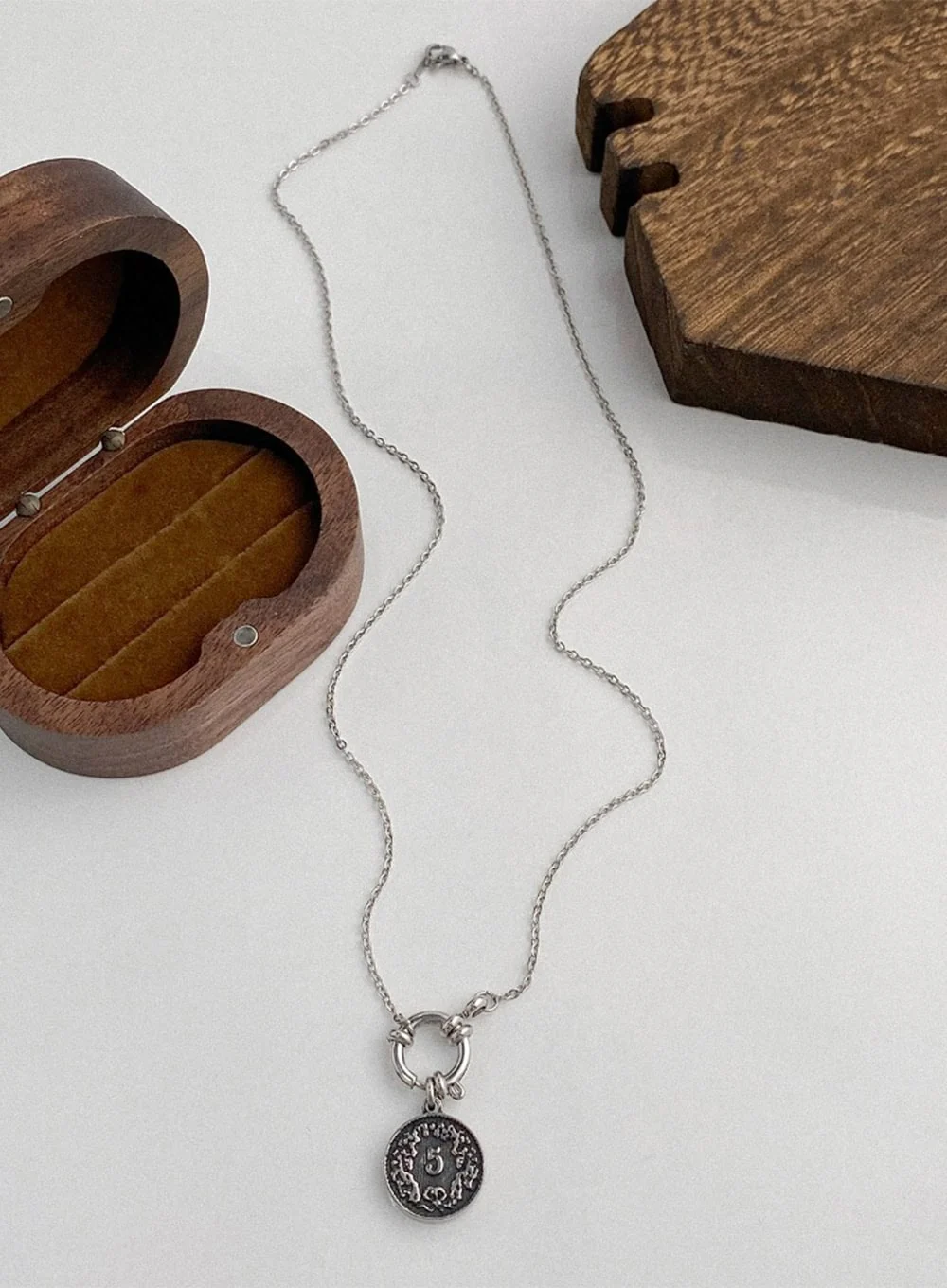 Noir Vintage Coin Necklace IA517 - Image 3