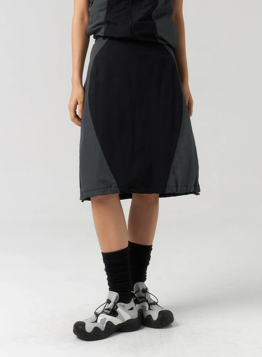 Nylon Sleeveless Zip-Up CU323 - Image 11
