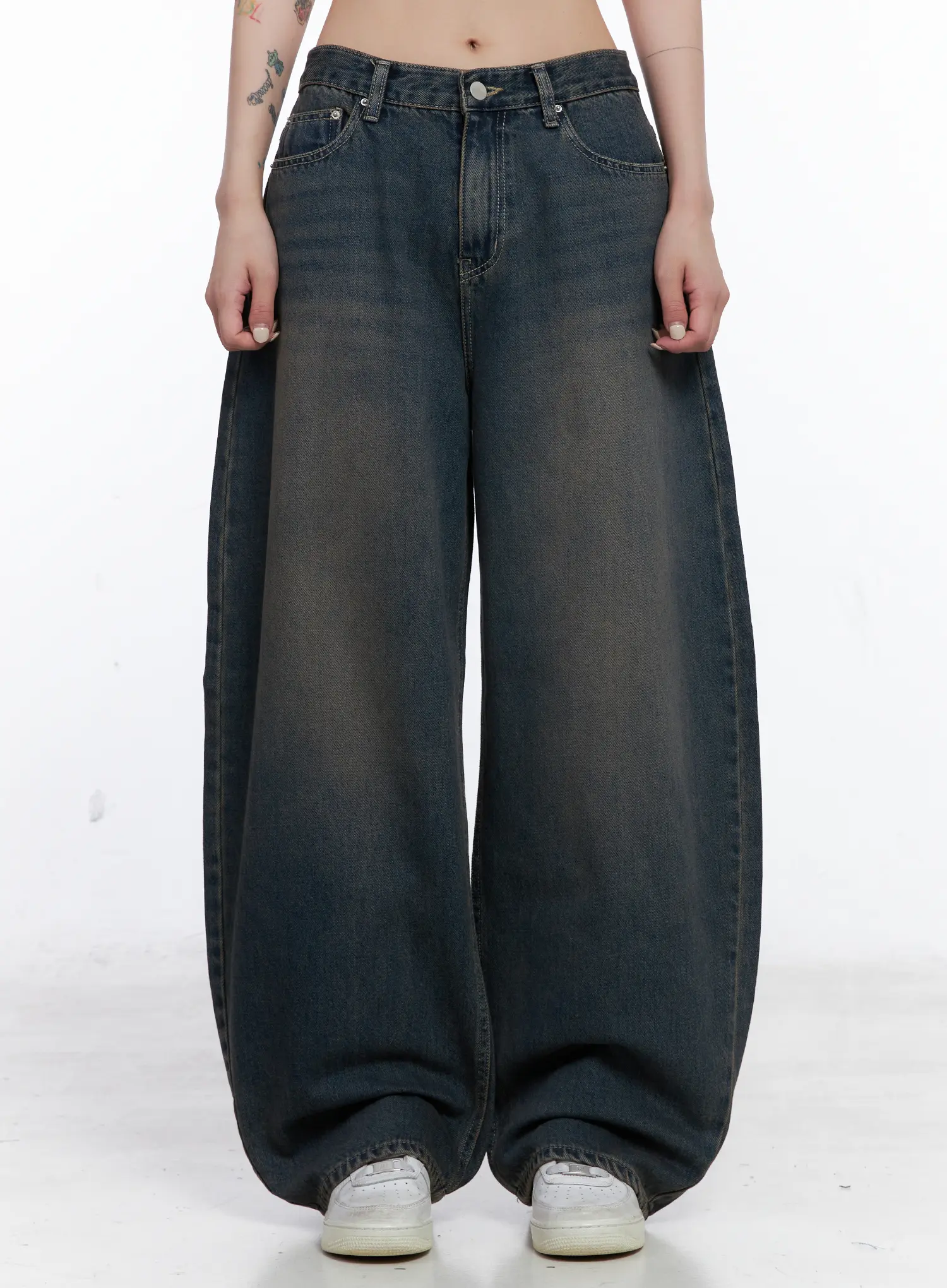Ocean Faded Balloon Fit Jeans CS510 - Image 8