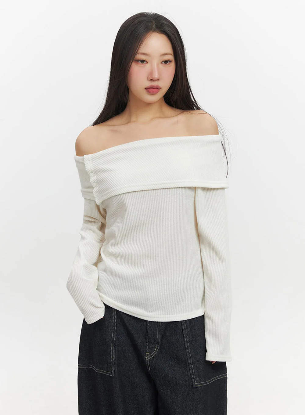 Off-Shoulder Buttoned Long-Sleeve Top IF510 - Image 14