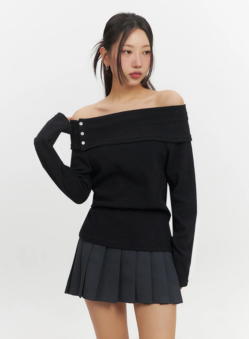 Off-Shoulder Buttoned Long-Sleeve Top IF510 - Image 7