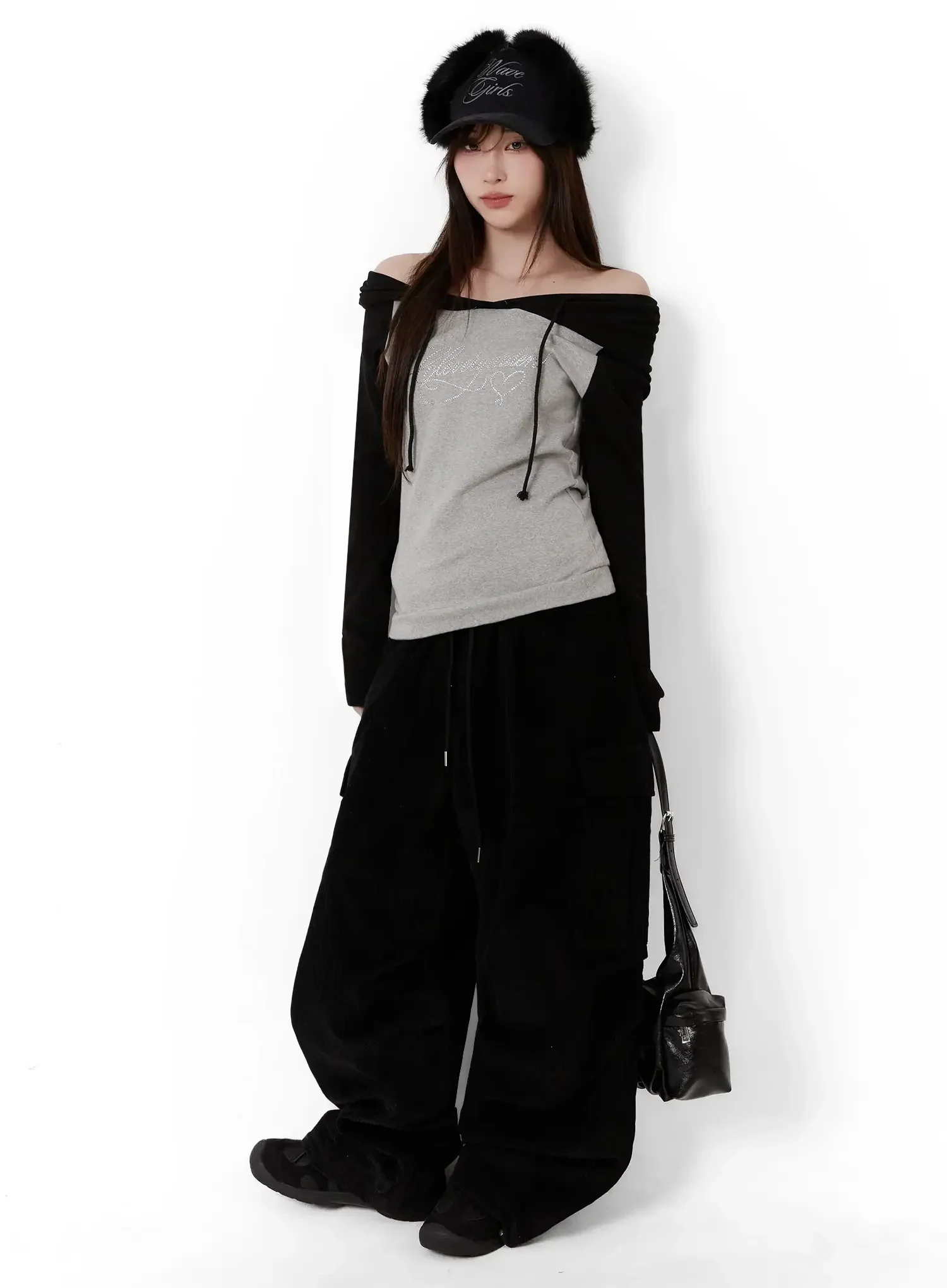 Off-Shoulder Graphic Hoodie IJ521 - Image 12