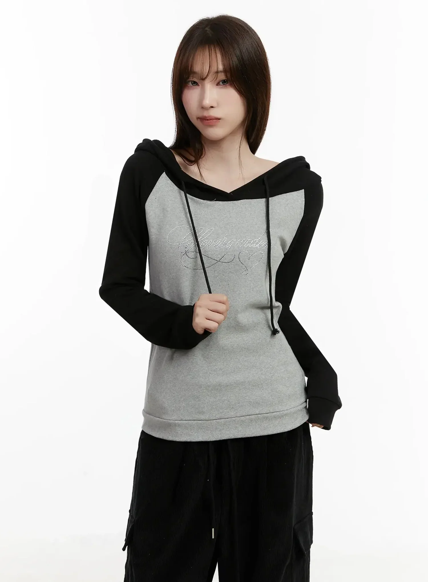 Off-Shoulder Graphic Hoodie IJ521 - Image 5