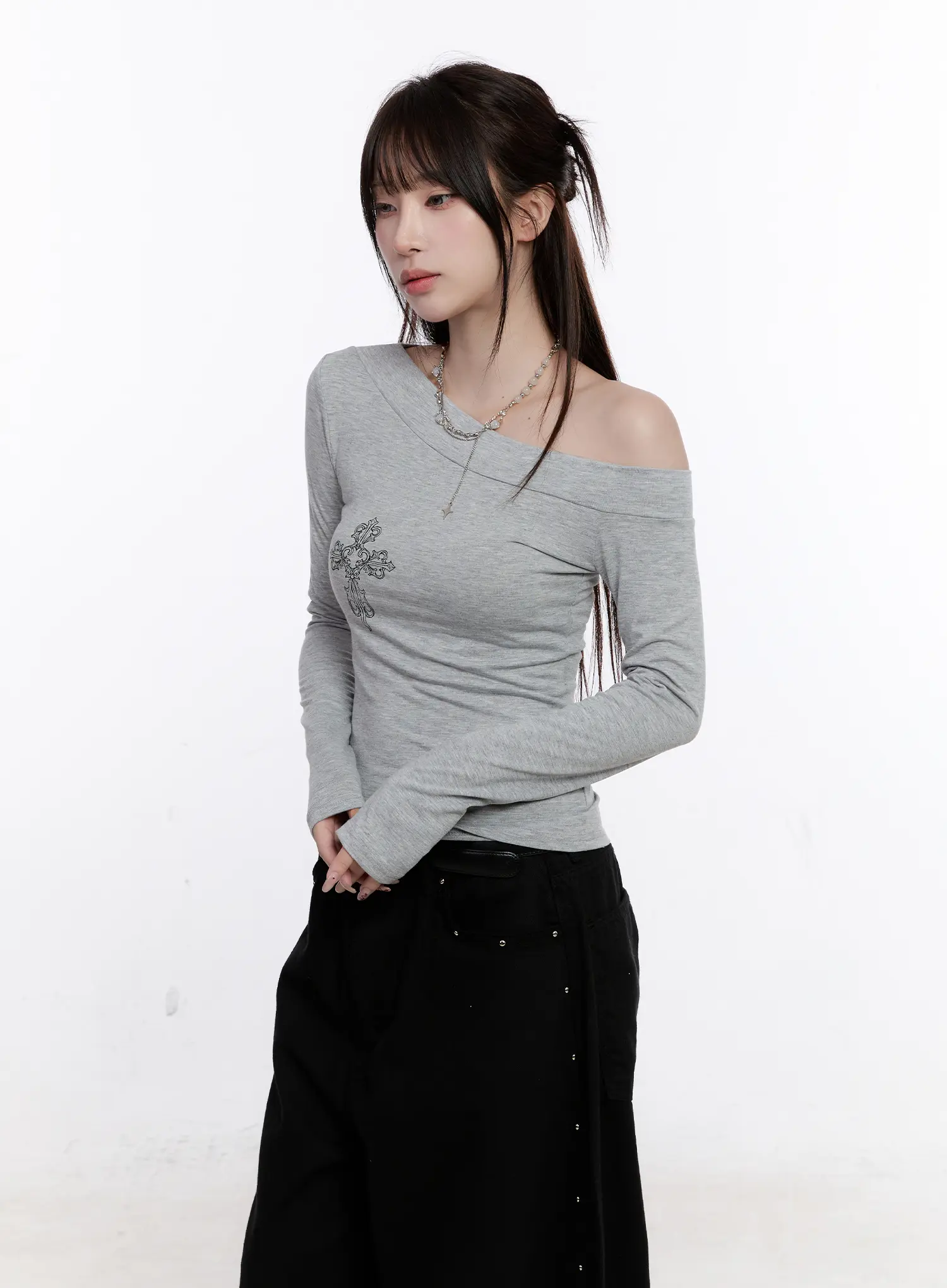 Off-Shoulder Graphic Long Sleeve Top CS530 - Image 7