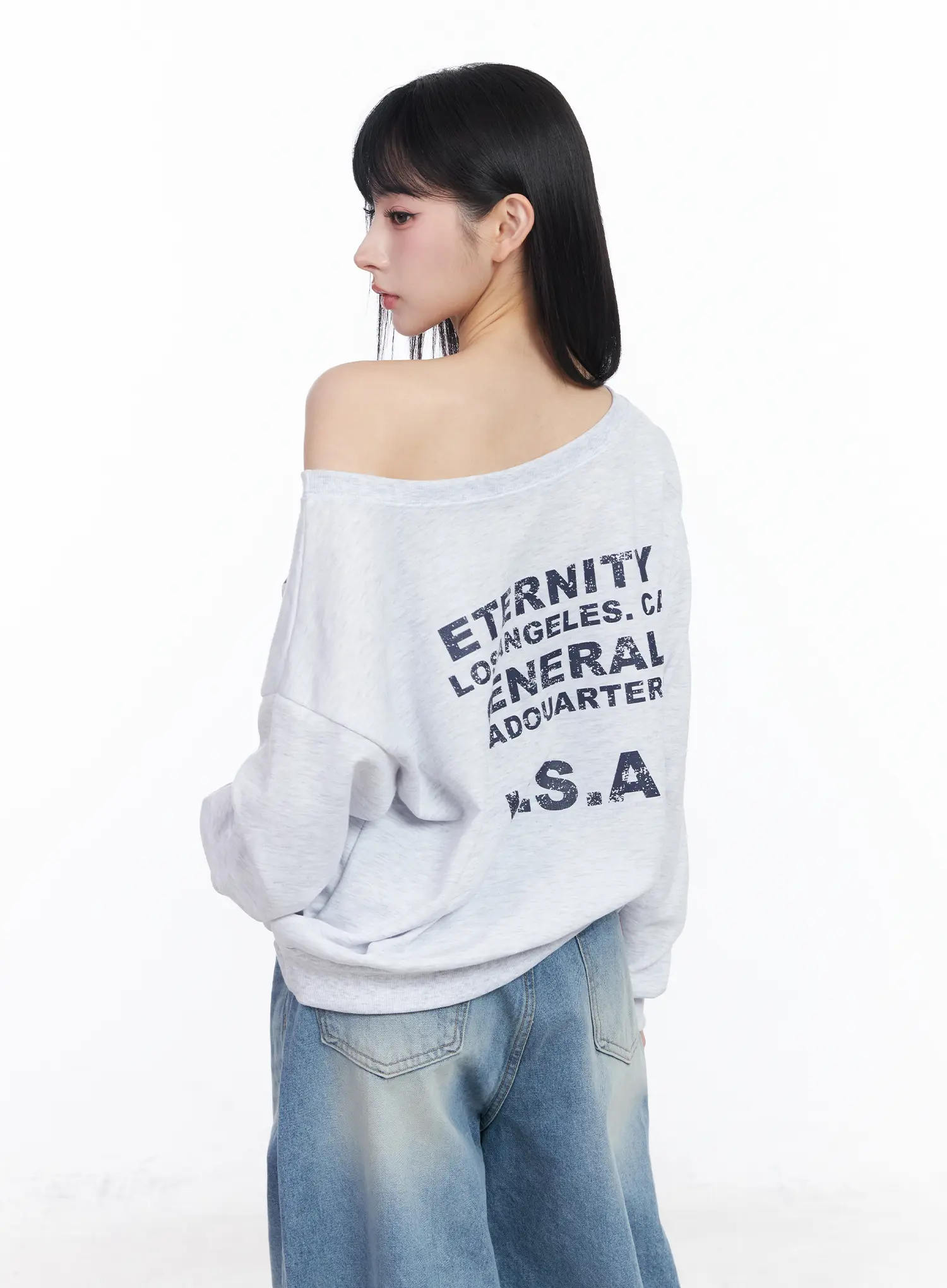 Off-Shoulder Graphic Sweatshirt CF518 - Image 7