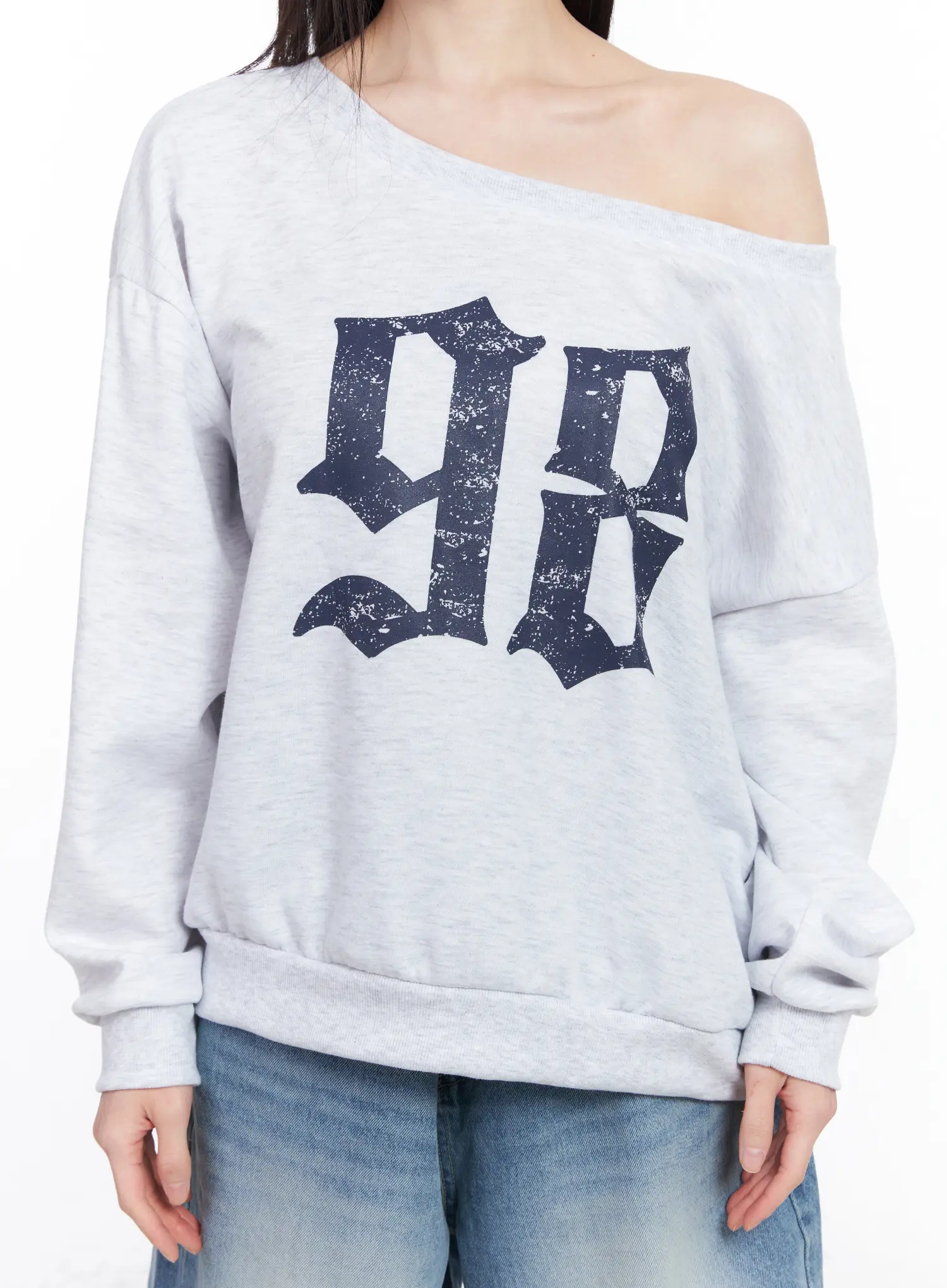 Off-Shoulder Graphic Sweatshirt CF518 - Image 9
