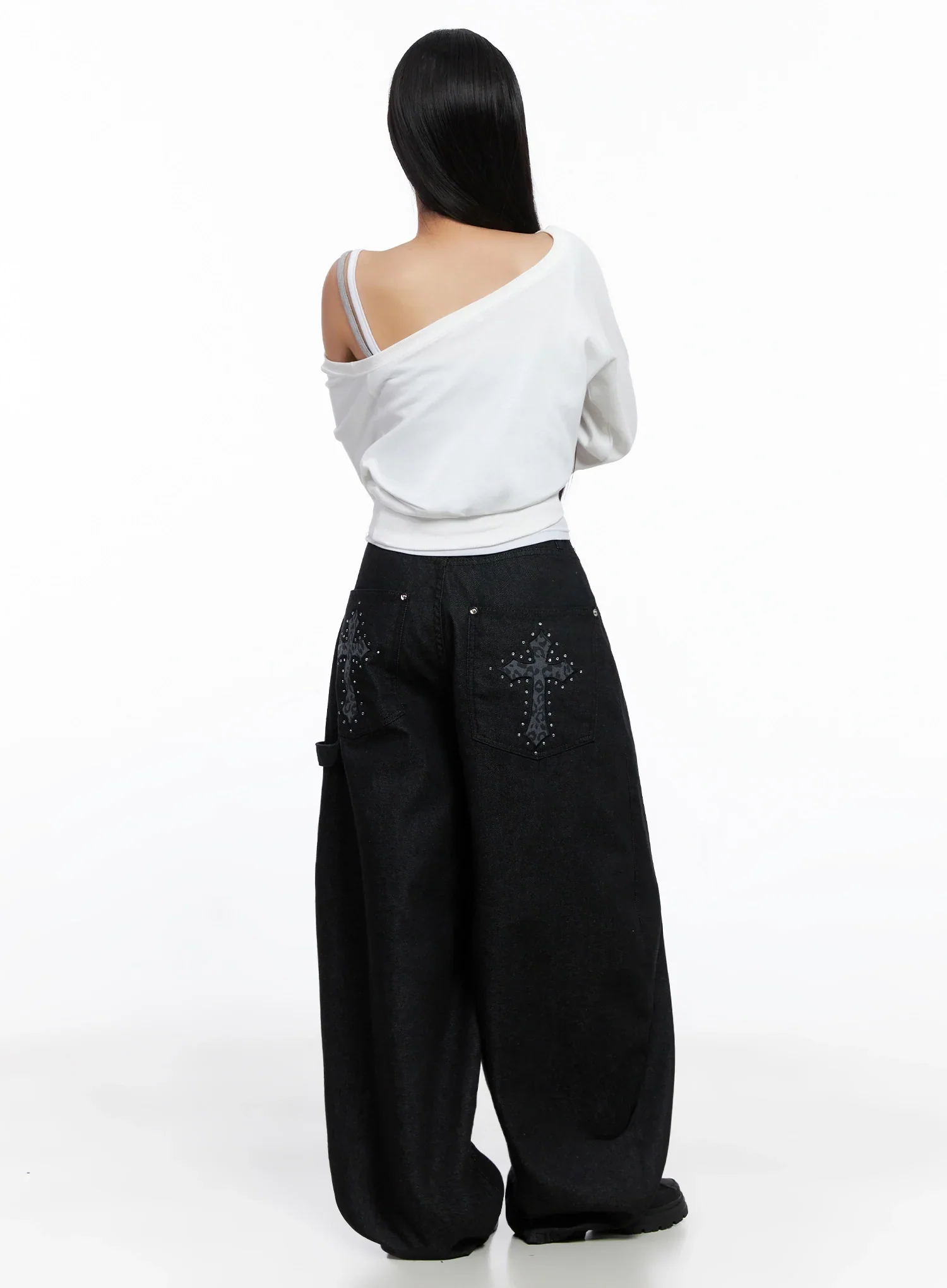 Off-Shoulder Graphic Sweatshirt IS525 - Image 10