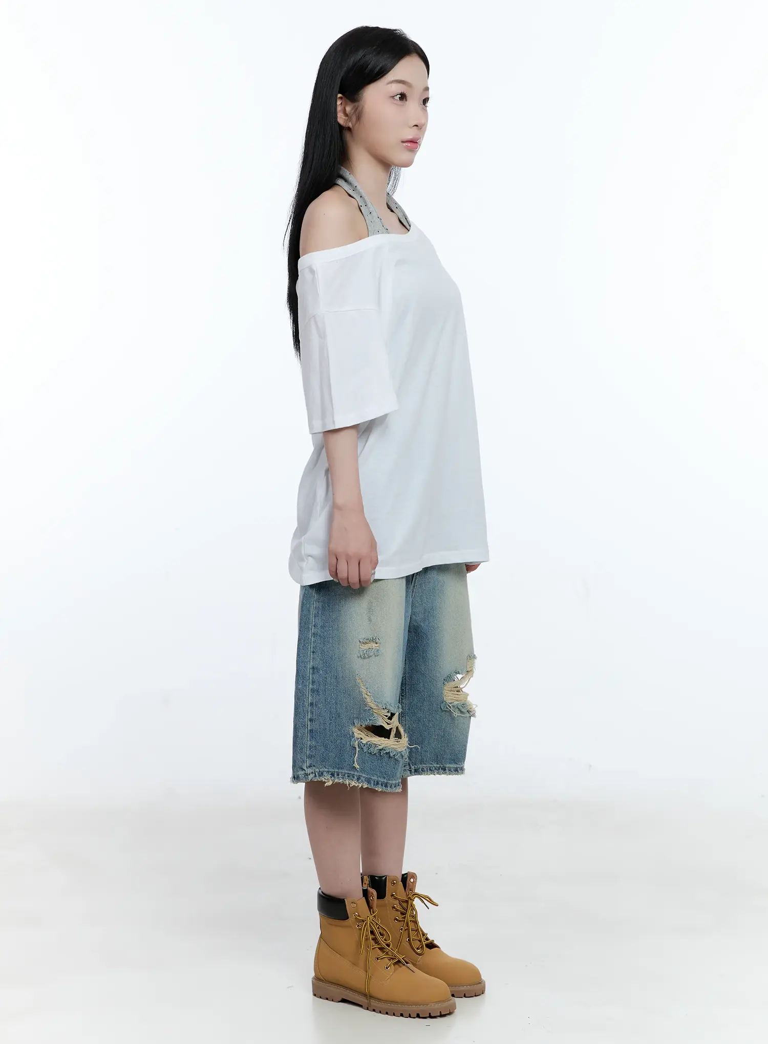 Off-Shoulder Loose-Fit Tee CG501 - Image 4
