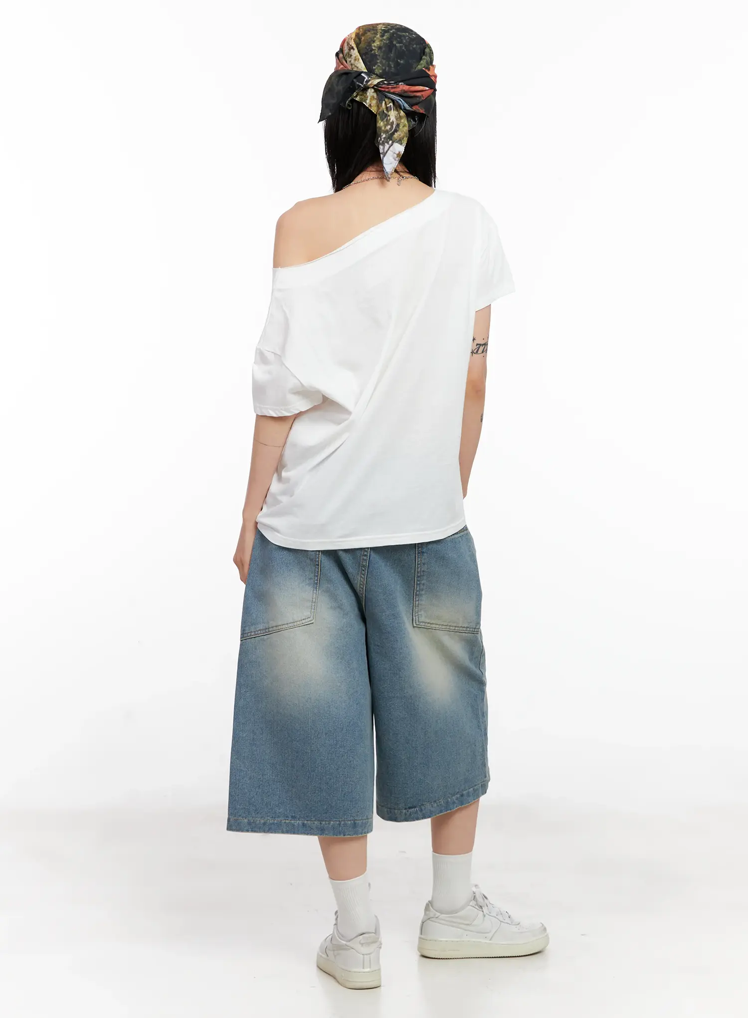 Off-Shoulder Seashell Tee CL525 - Image 10