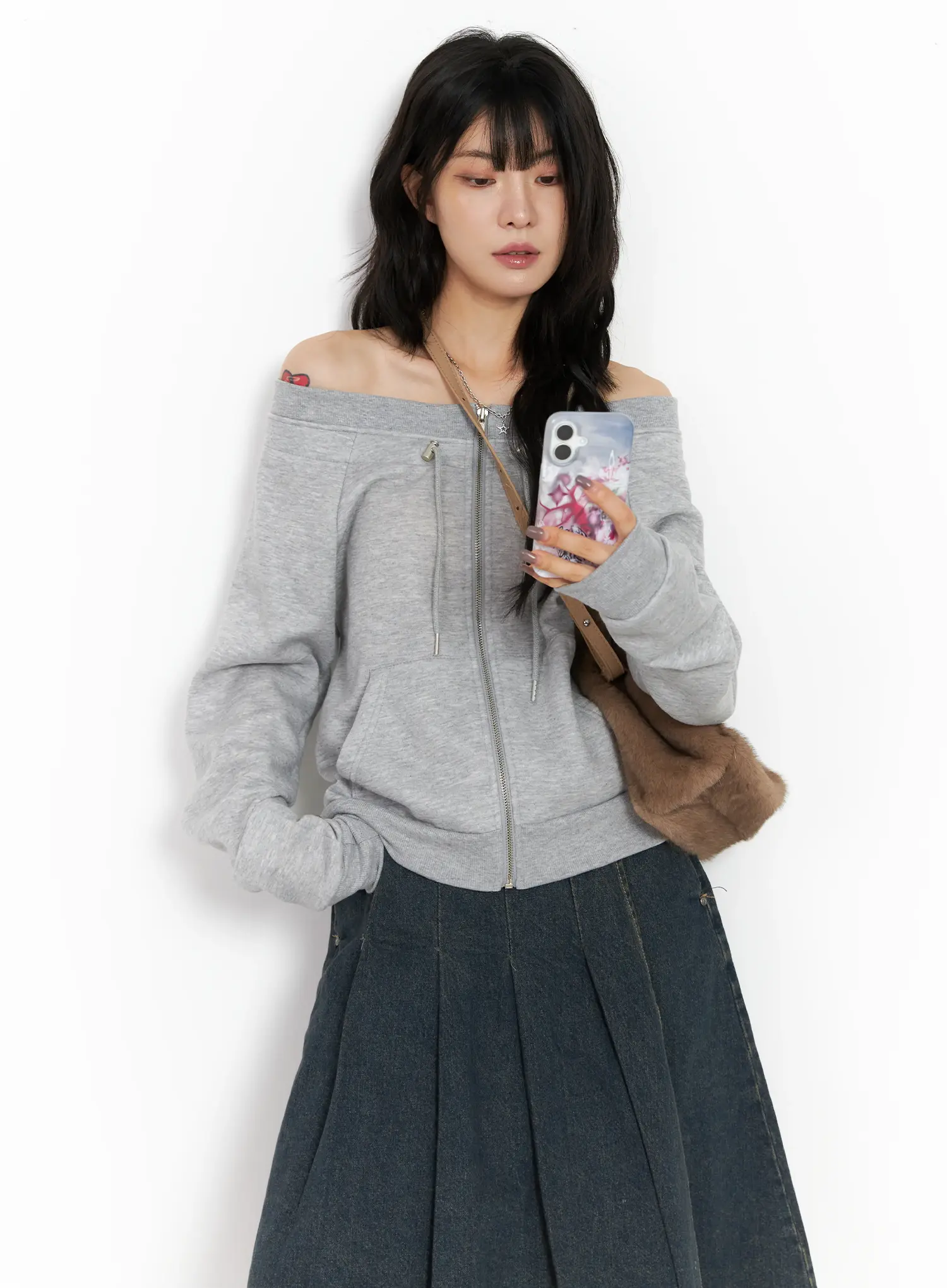 Off-Shoulder Zip-Up Sweatshirt CN528
