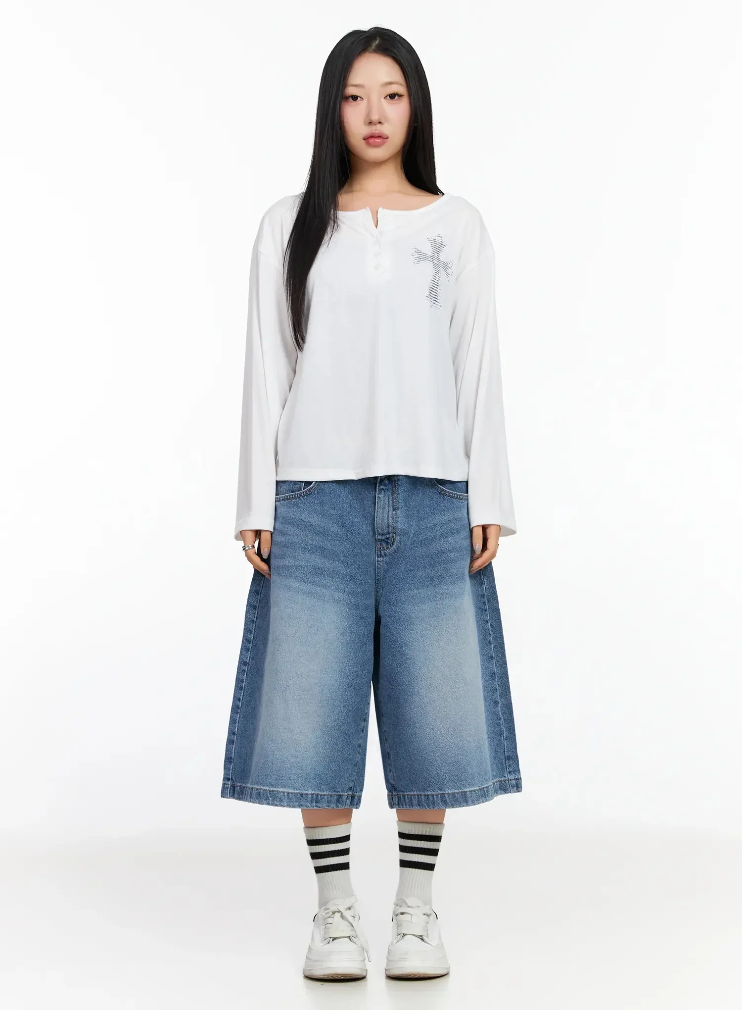 Oversized Cross Detail Long-Sleeve Top CA513 - Image 10
