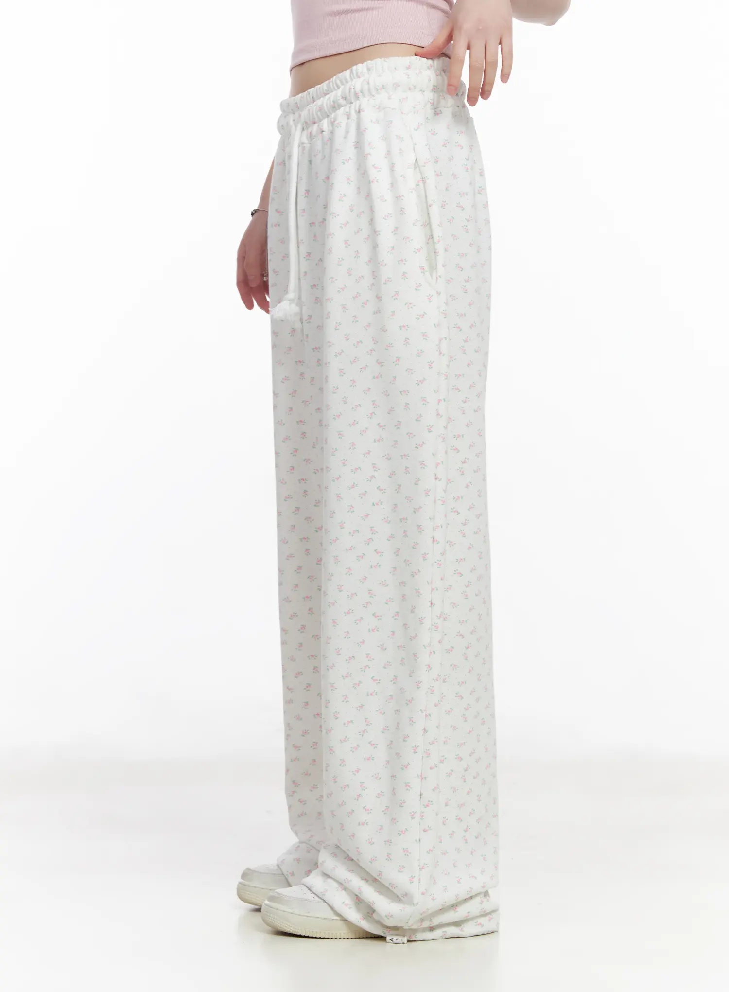 Oversized Floral Sweatpants CM526 - Image 5
