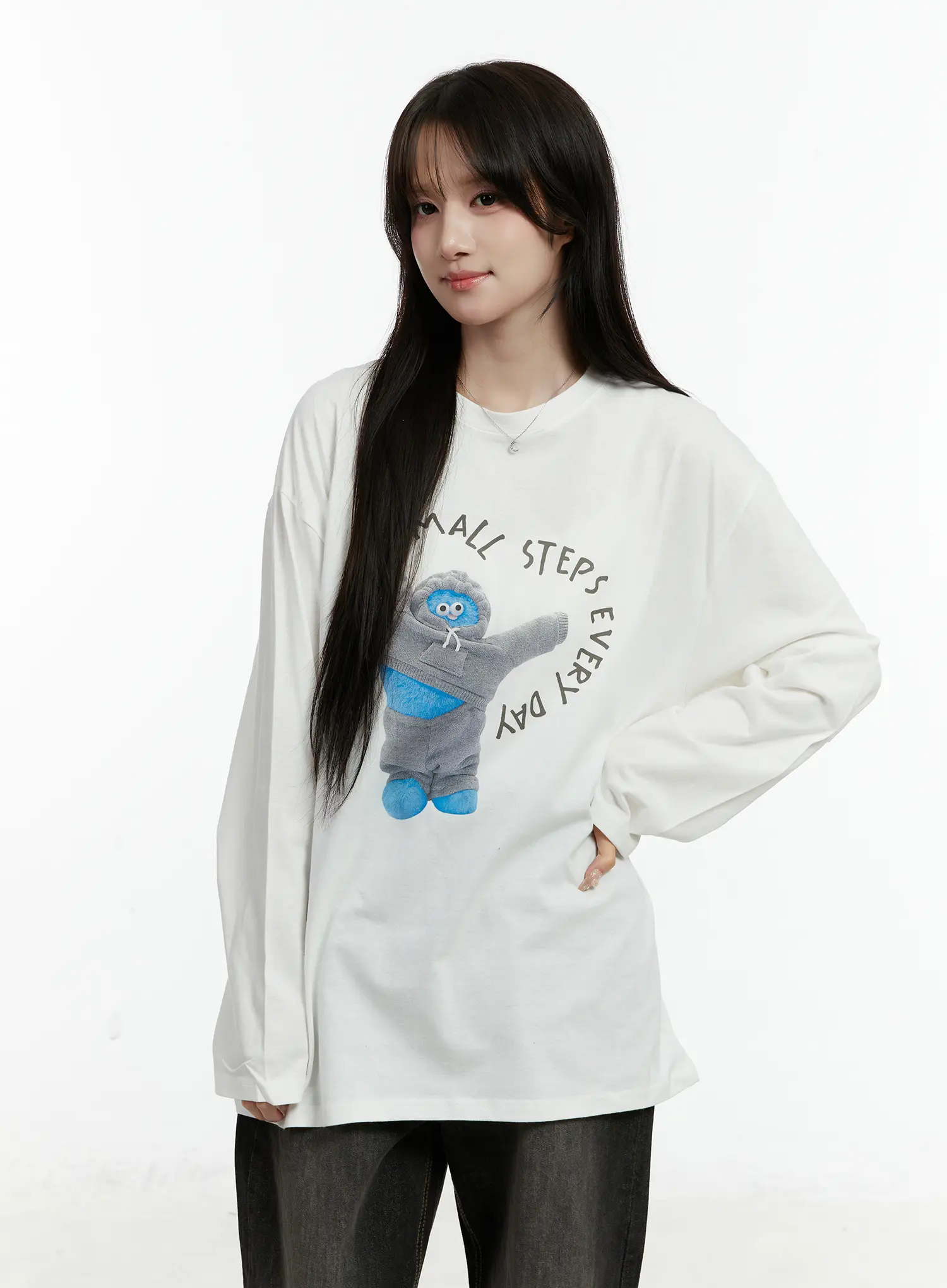 Oversized Graphic Print Long Sleeve Tee CD523 - Image 2